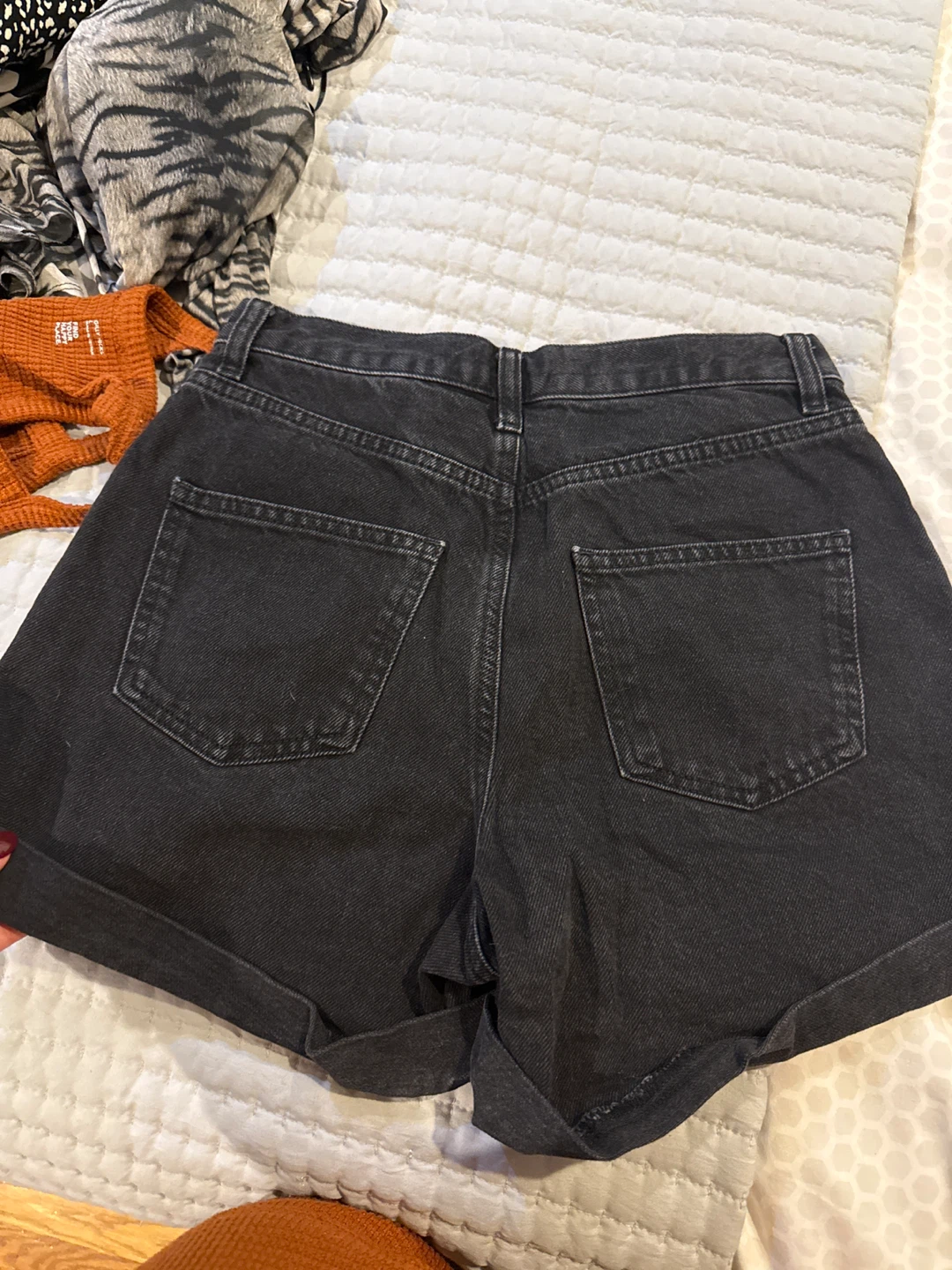 TOPSHOP Black Denim Shorts - photo 3