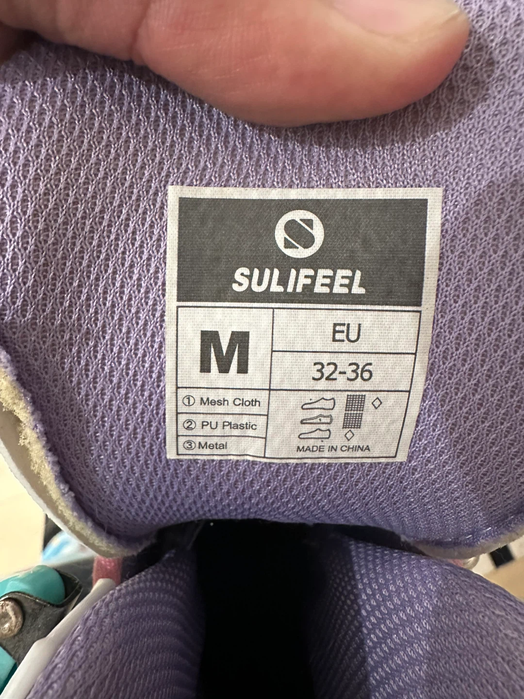 SULIFEEL Adjustable Roller Skates - Size Medium (EU 32-36) - photo 2
