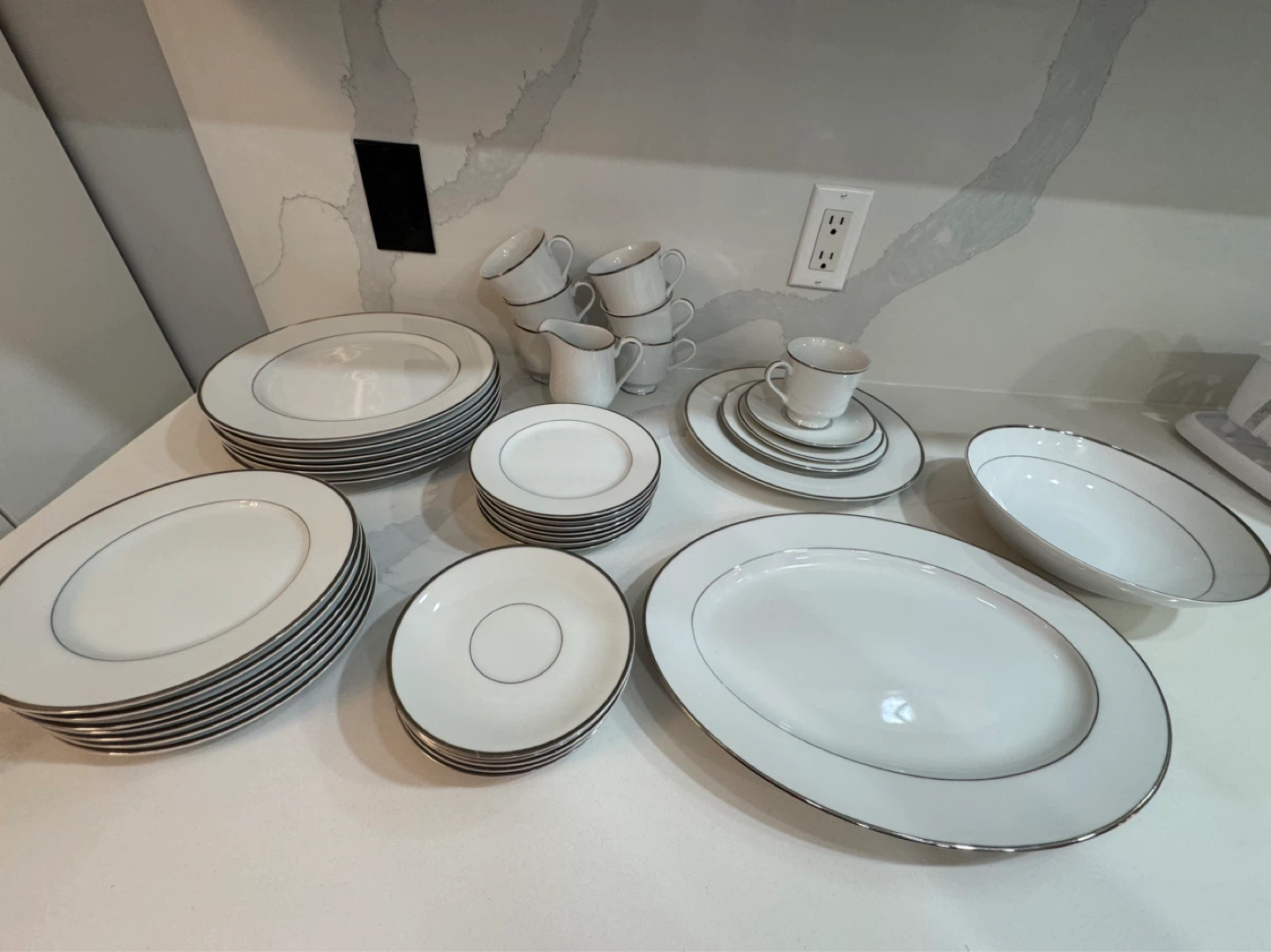 Nitto Solitude Fine China Dinnerware Set - photo 4