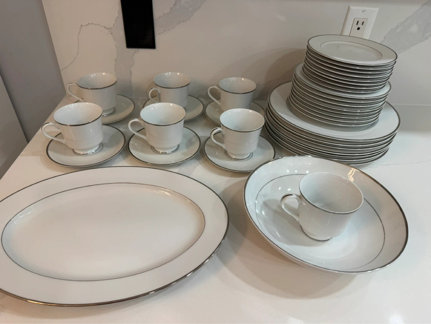 Nitto Solitude Fine China Dinnerware Set - photo 2