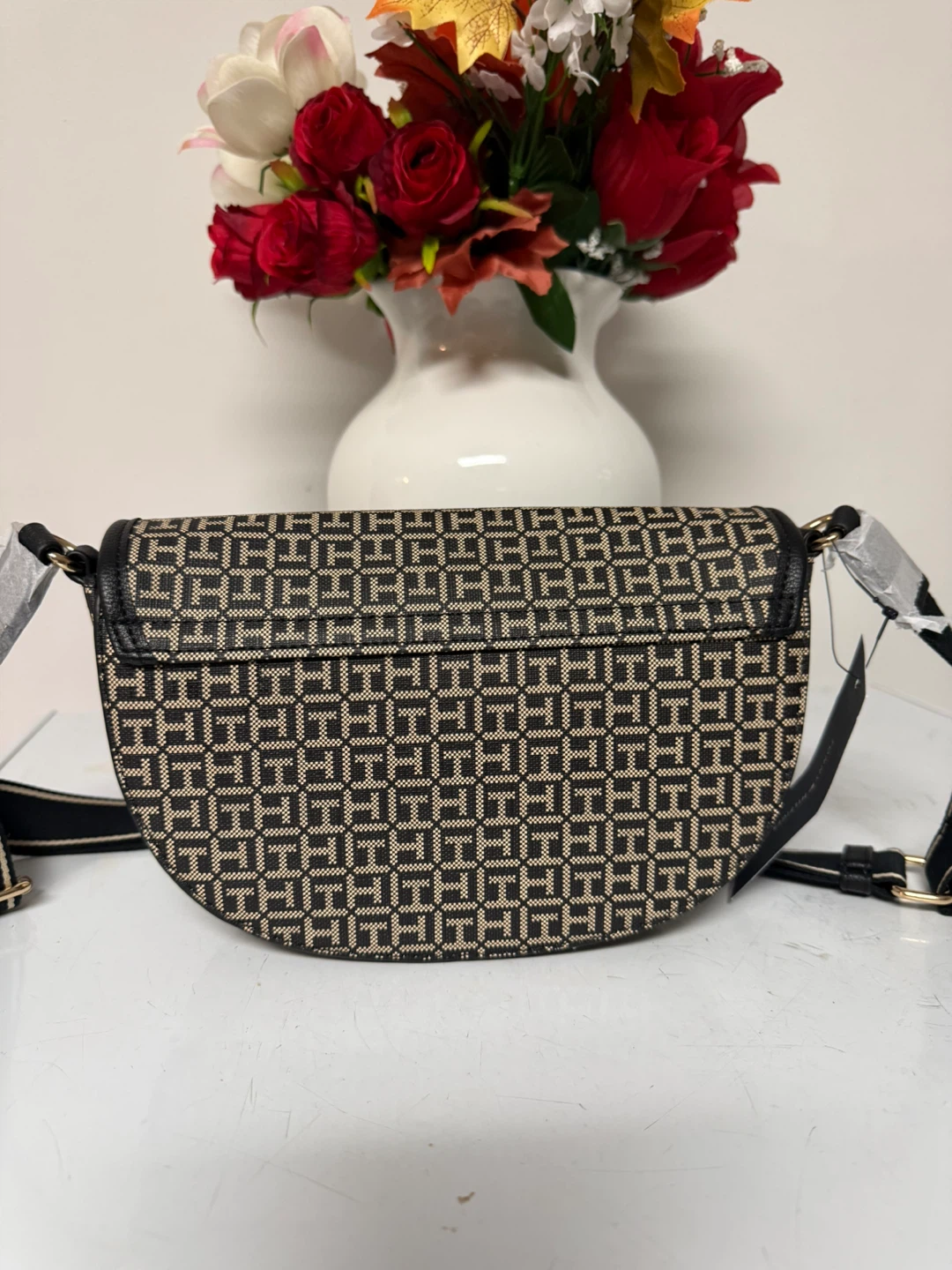 Tommy Hilfiger Monogram Shoulder Bag - photo 2