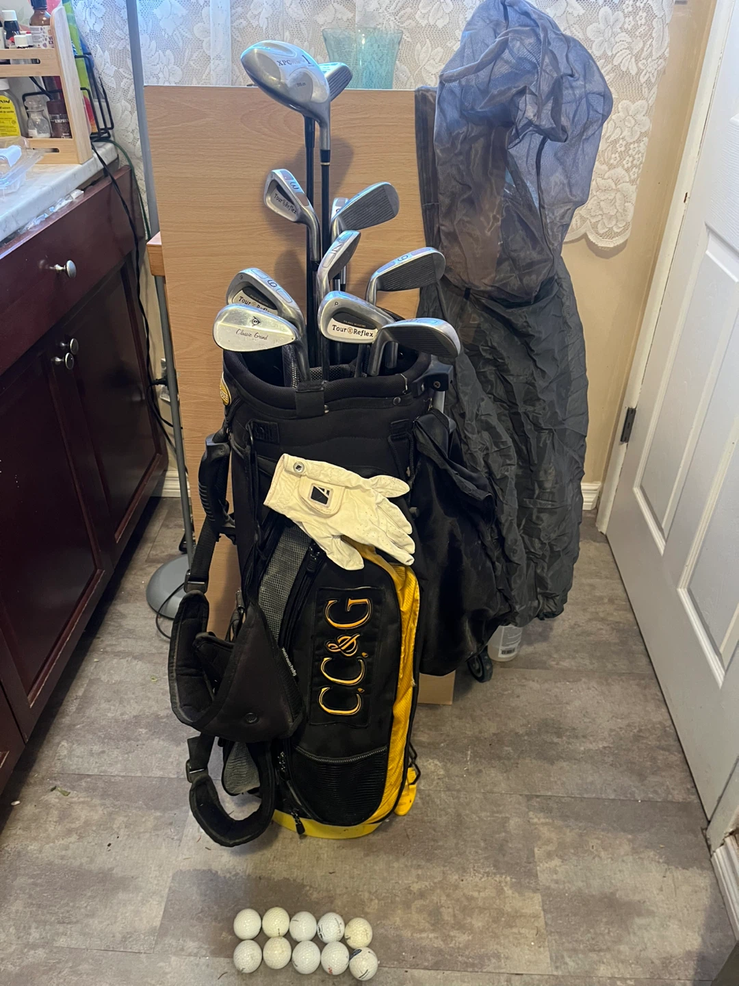 Tour Reflex Golf Club Set with Bag and Golf Balls