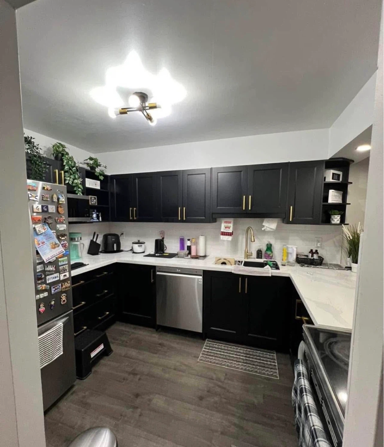Short term private room for rent (female) - photo 4
