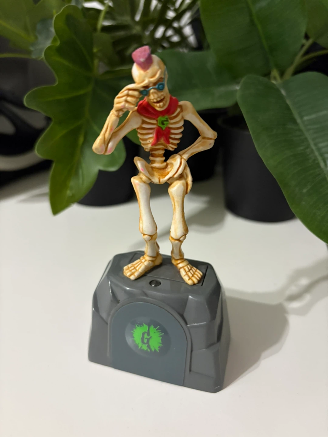 Vintage 1996 Goosebumps Curly Skeleton toy rare ytv fox kids