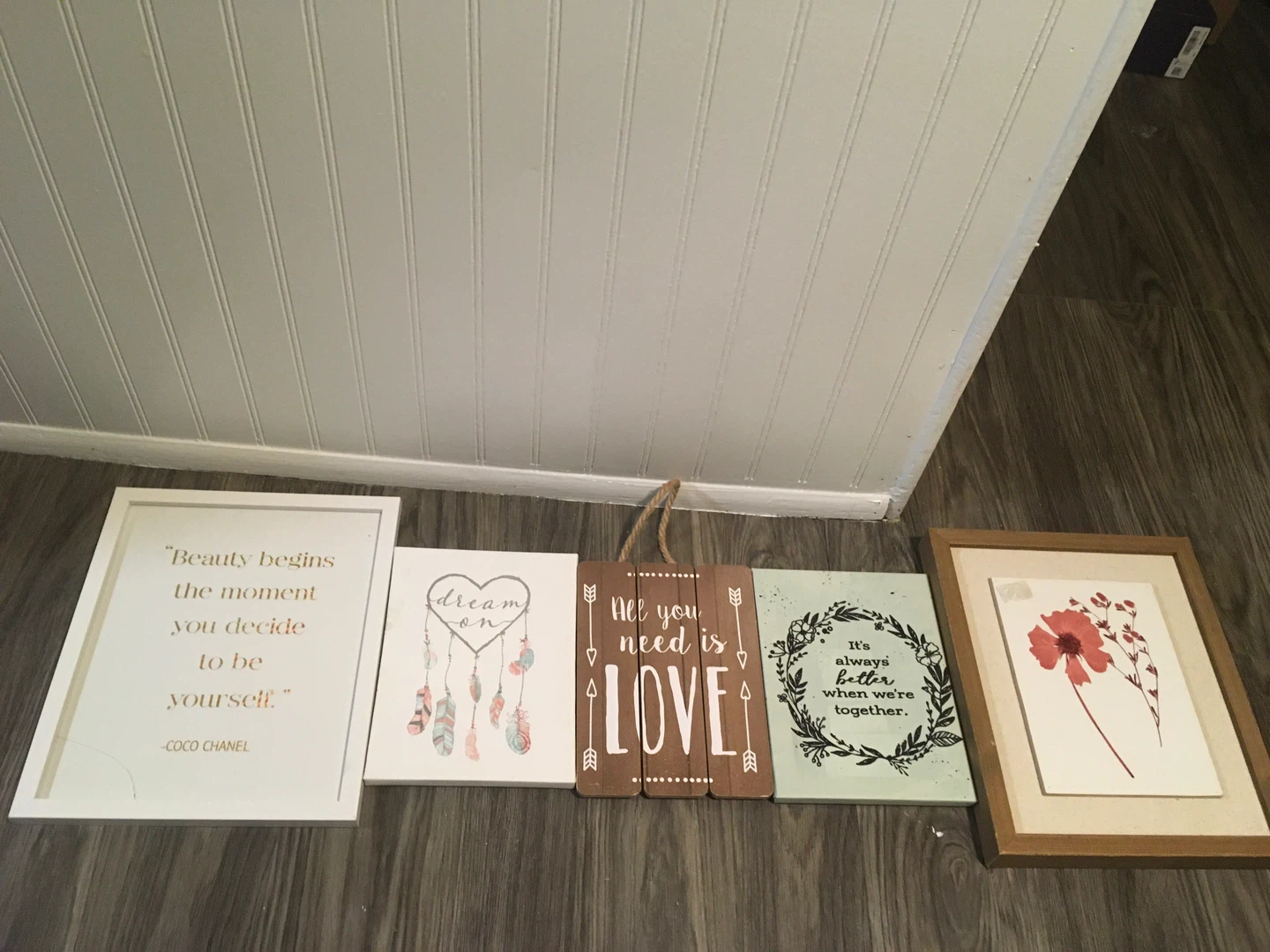 5 wall decors