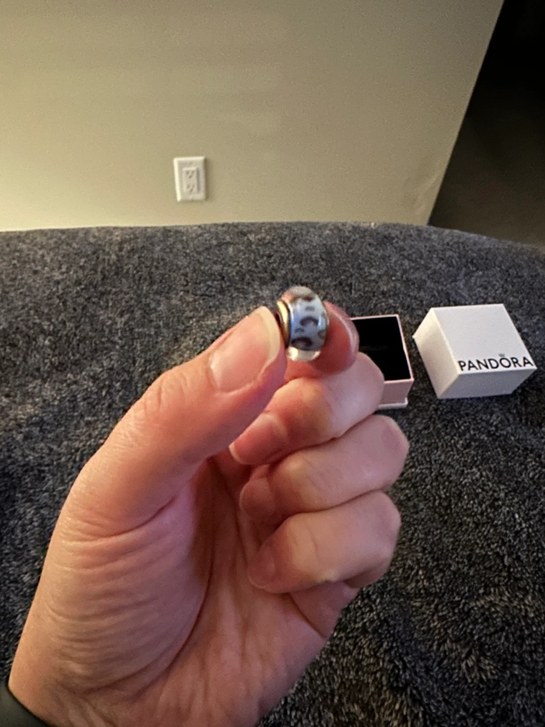 Pandora - Snow leopard Murano Bead