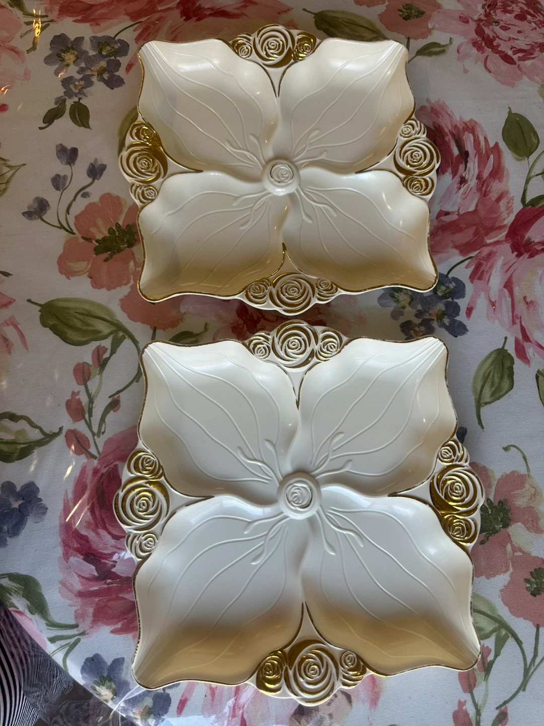 Set of 2 White & Gold Floral Serving Trays