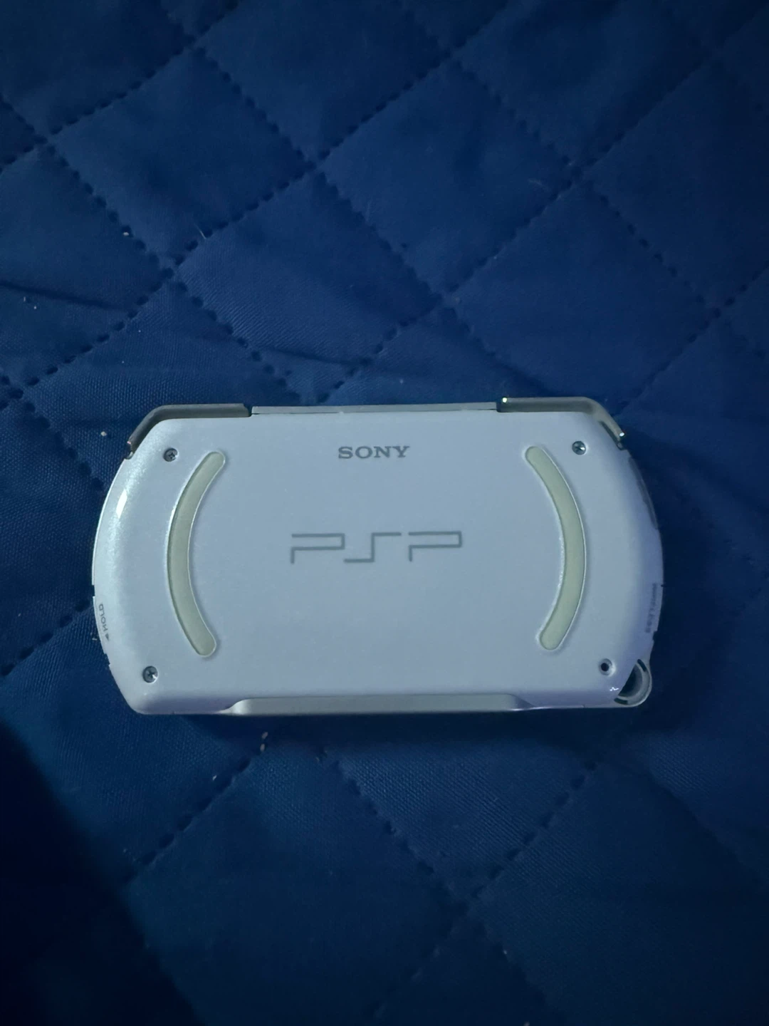 Pearl white PSP go great condion - photo 2