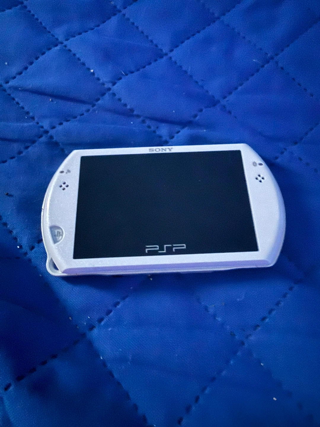 Pearl white PSP go great condion - photo 3