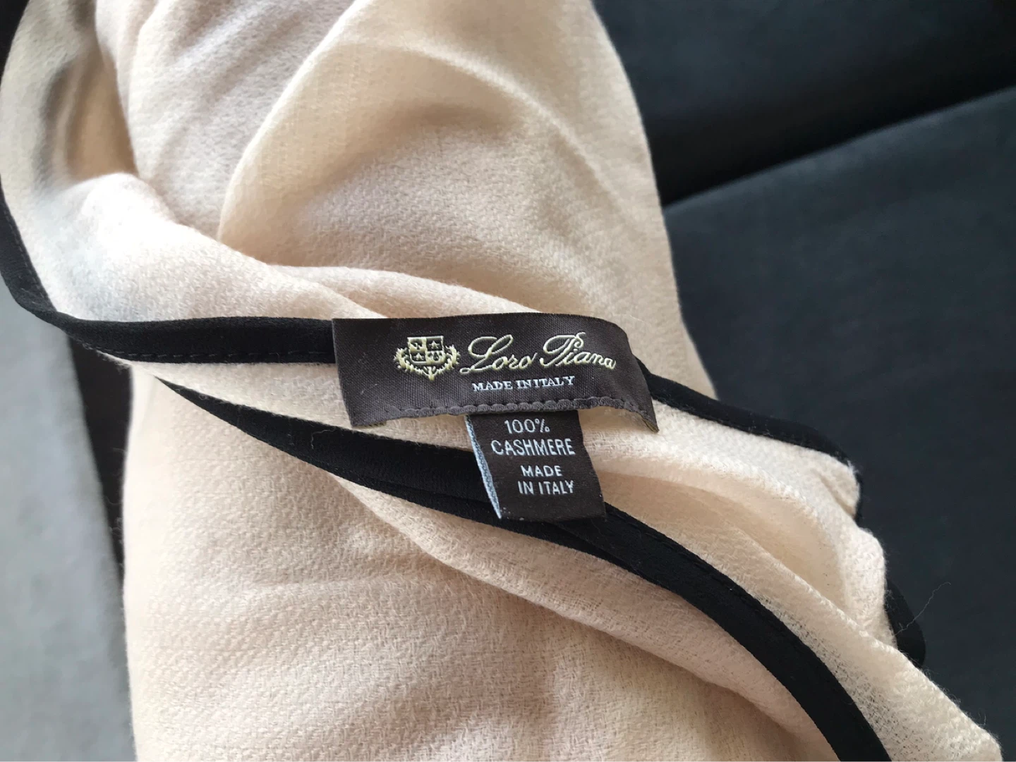 Loro Piana 100% Cashmere Scarf Made in Italy