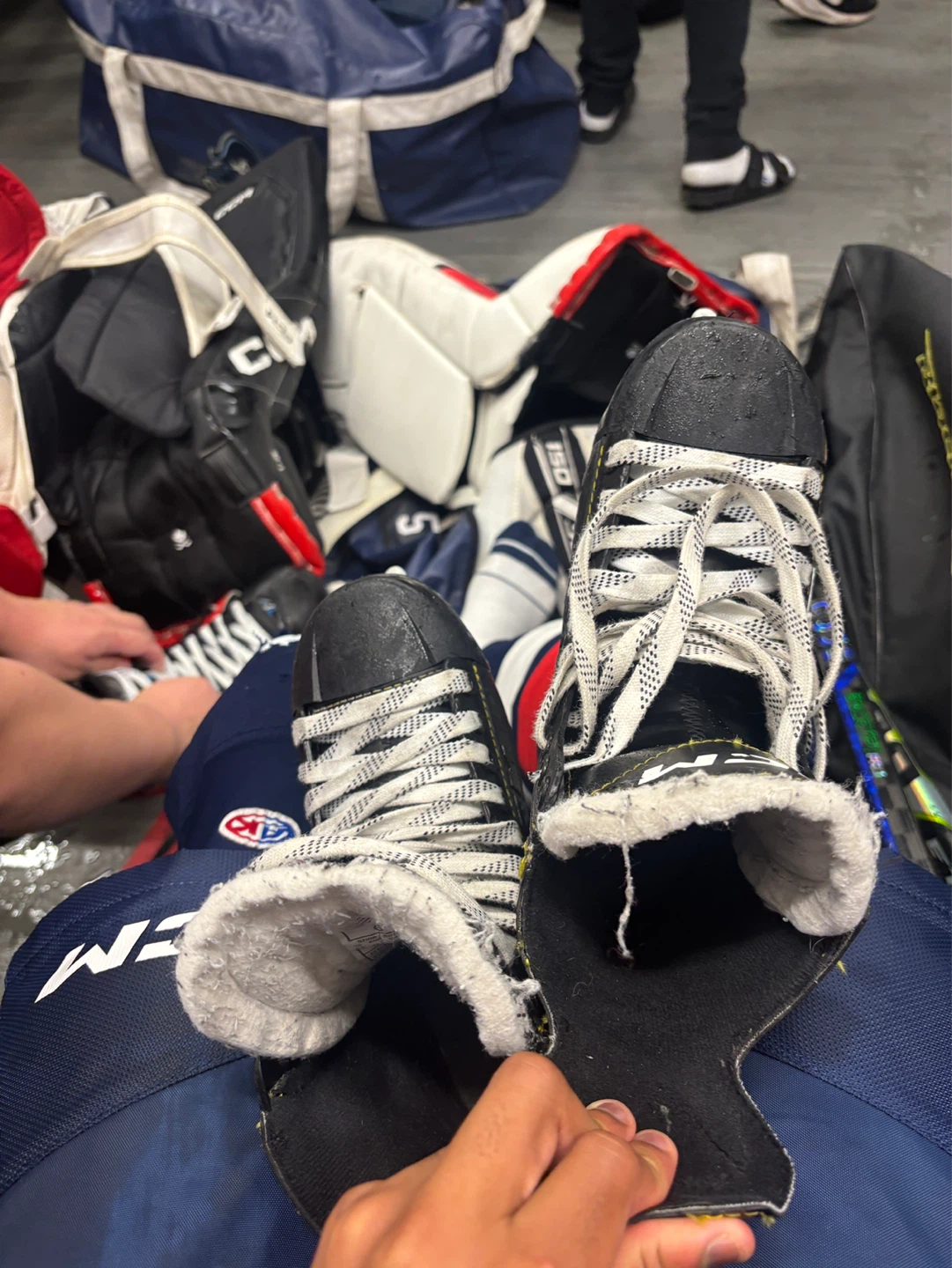 CCM AS550 Hockey Skates Size 6 - photo 2
