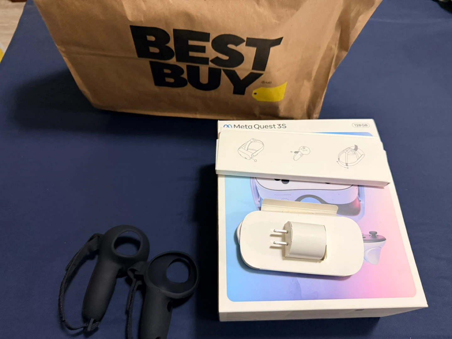 Meta Quest 3S VR Headset under warranty - photo 2