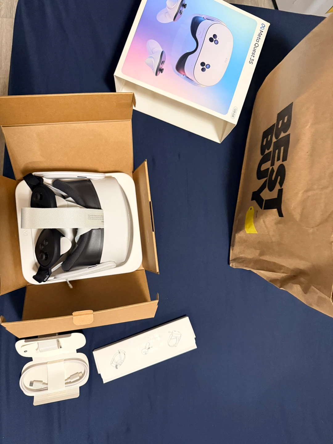 Meta Quest 3S VR Headset under warranty - photo 4