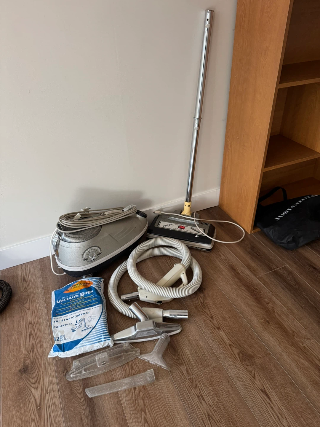 Tristar 7 Vacuum Cleaner with Attachments and Bags