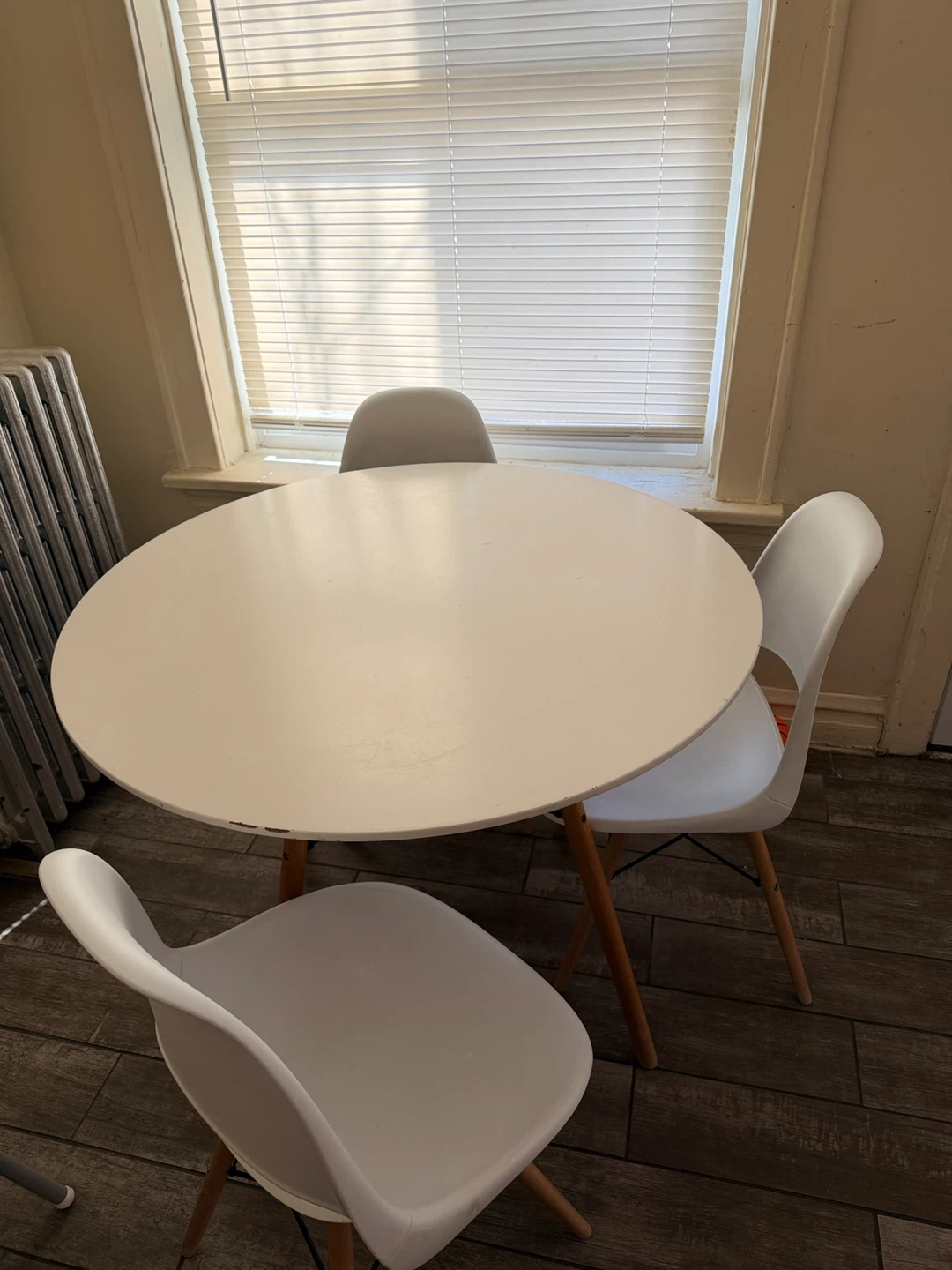 Round White Dining Table with 4 Chairs - photo 4