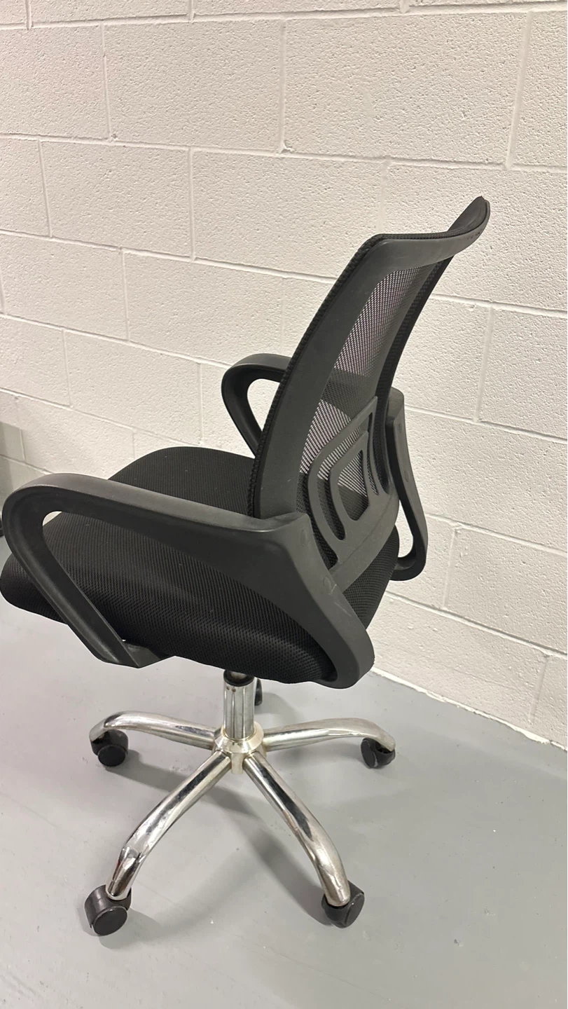 Black Mesh Office Chair with Wheels - photo 4