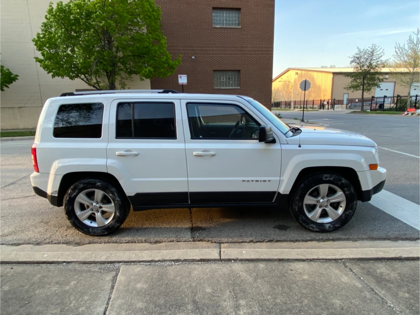 2016 JEEP PATRIOT $4500 - photo 2