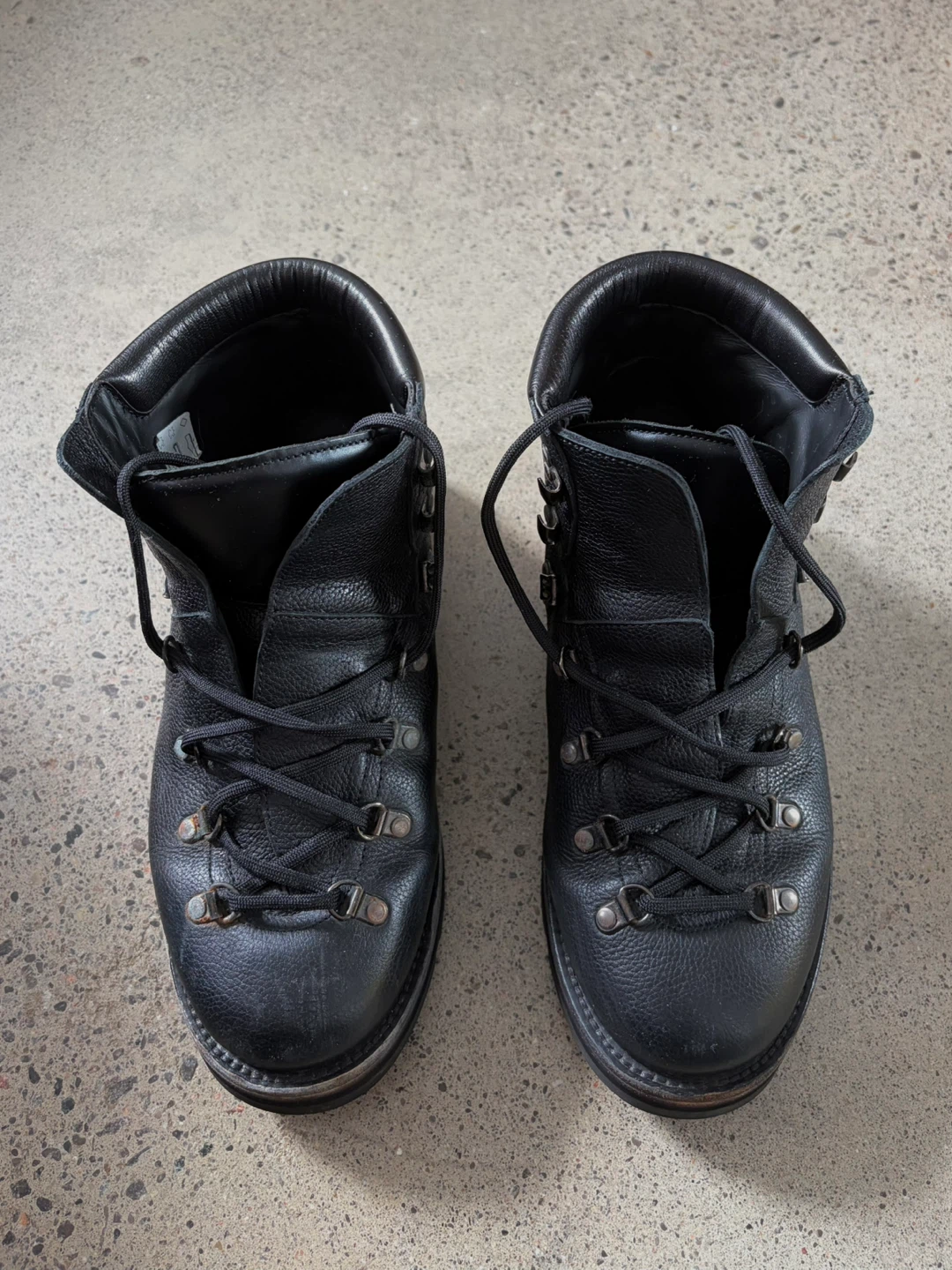 Moncler hiking boots made in Italy - photo 4