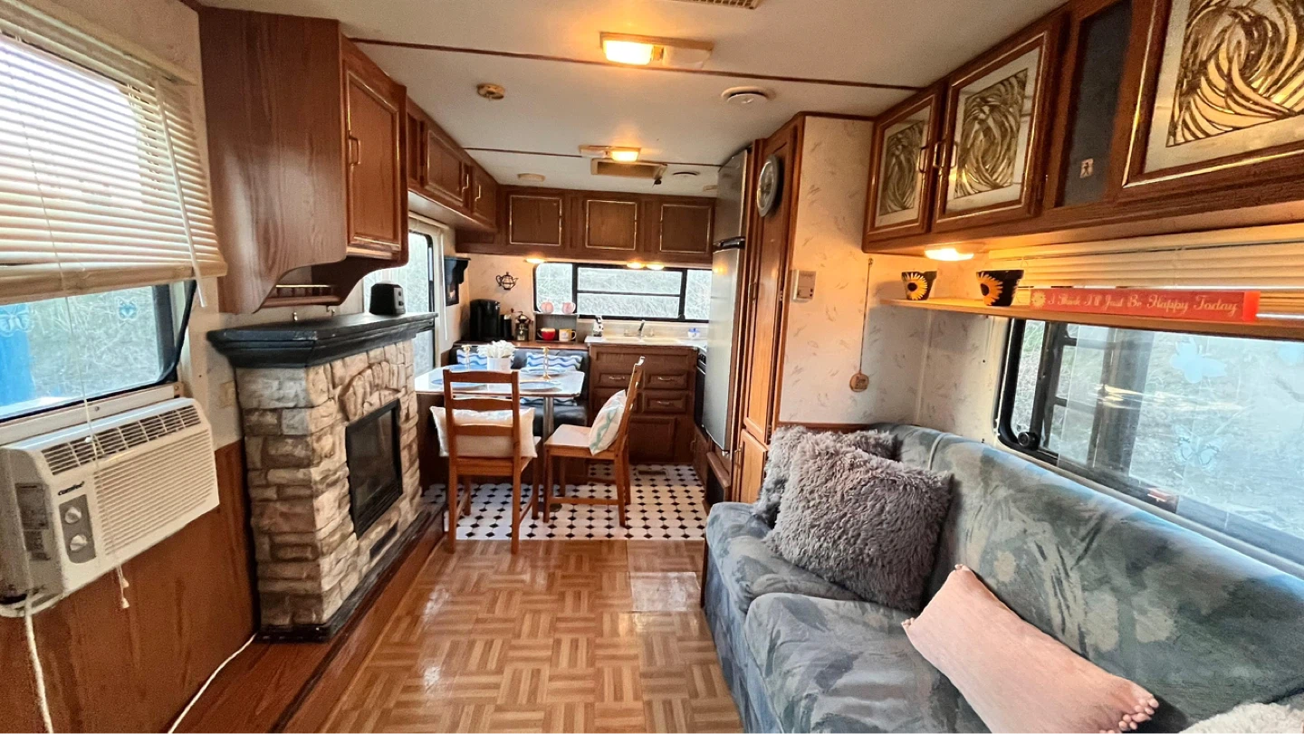 Beautiful Jayco fifth wheel trailer $5000 firm