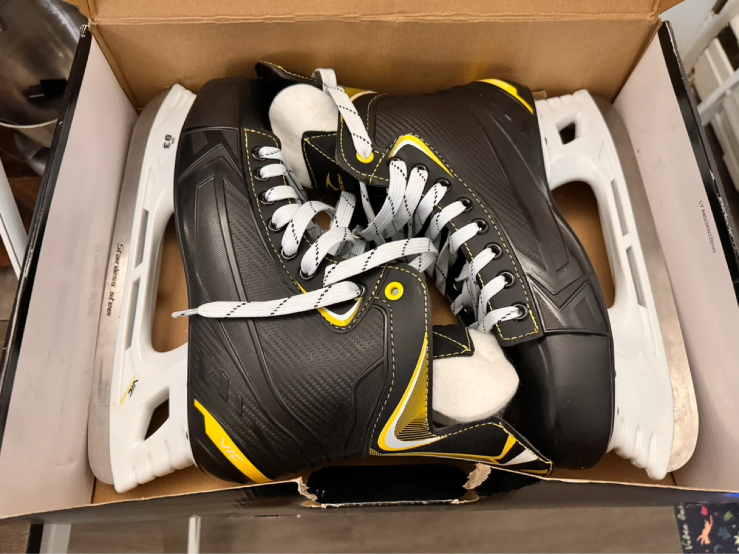 Vic Hockey Skates Size 12
