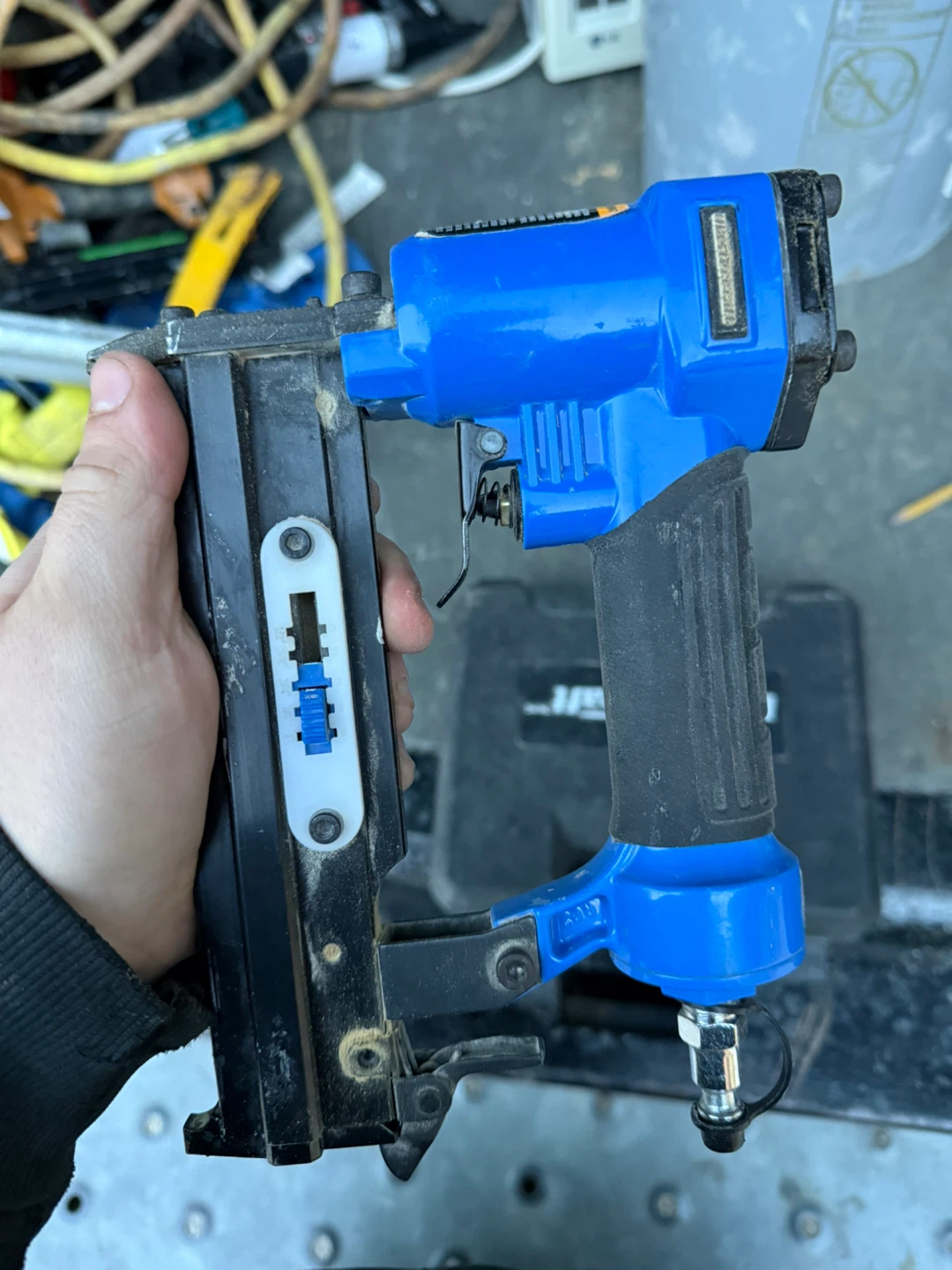 Pneumatic Pin Nailer - photo 4