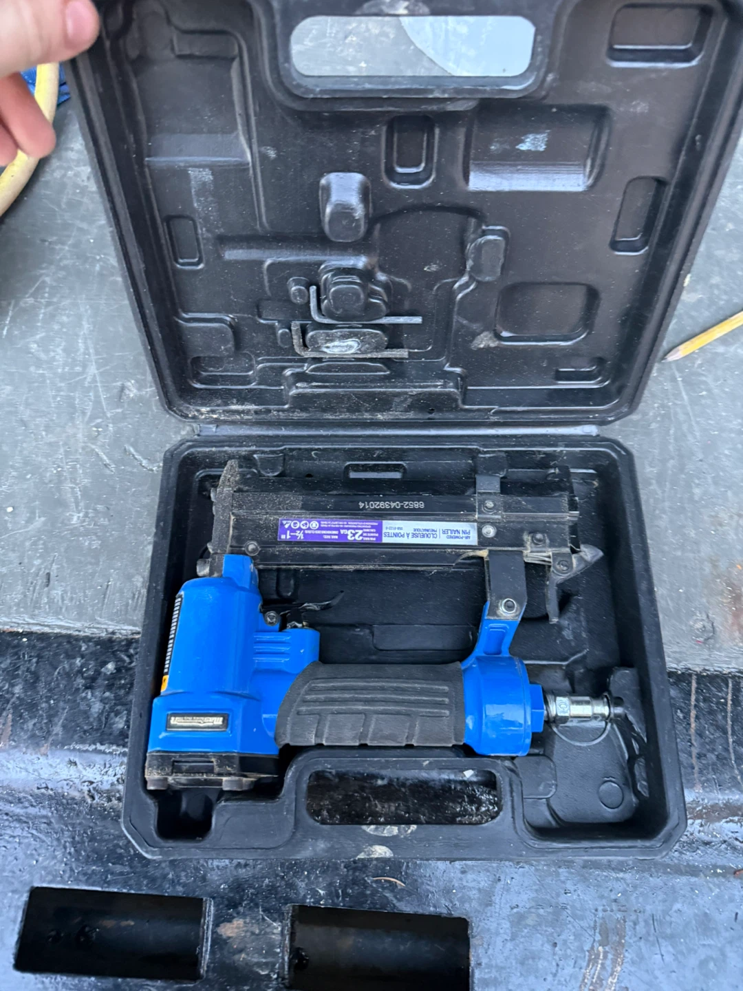 Pneumatic Pin Nailer