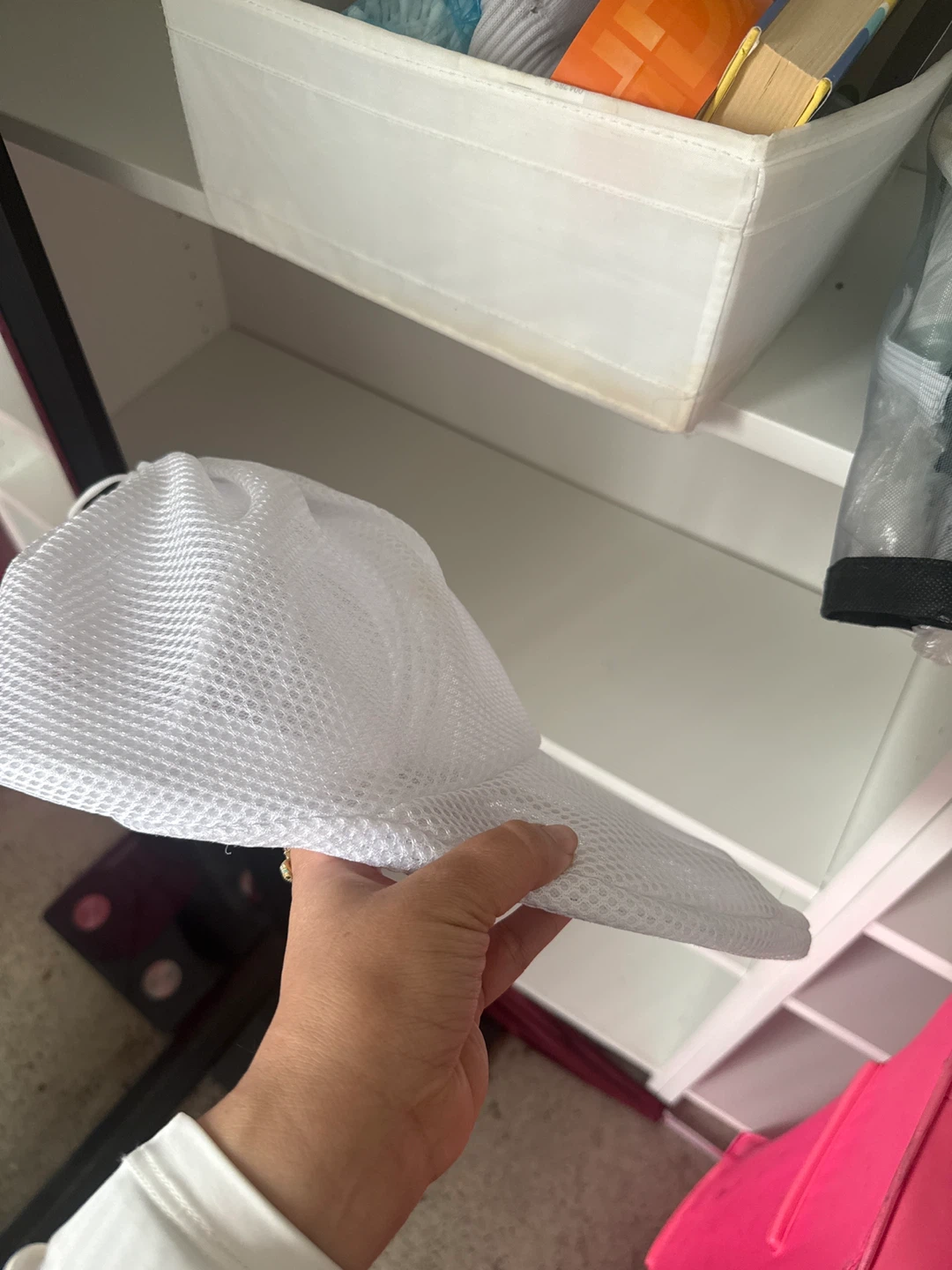 BRAN NEW Mesh Cap Laundry Protector 🌱