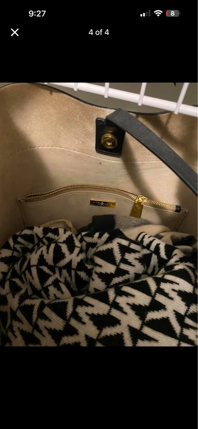Michael Kors Black Leather Bucket Bag - photo 4