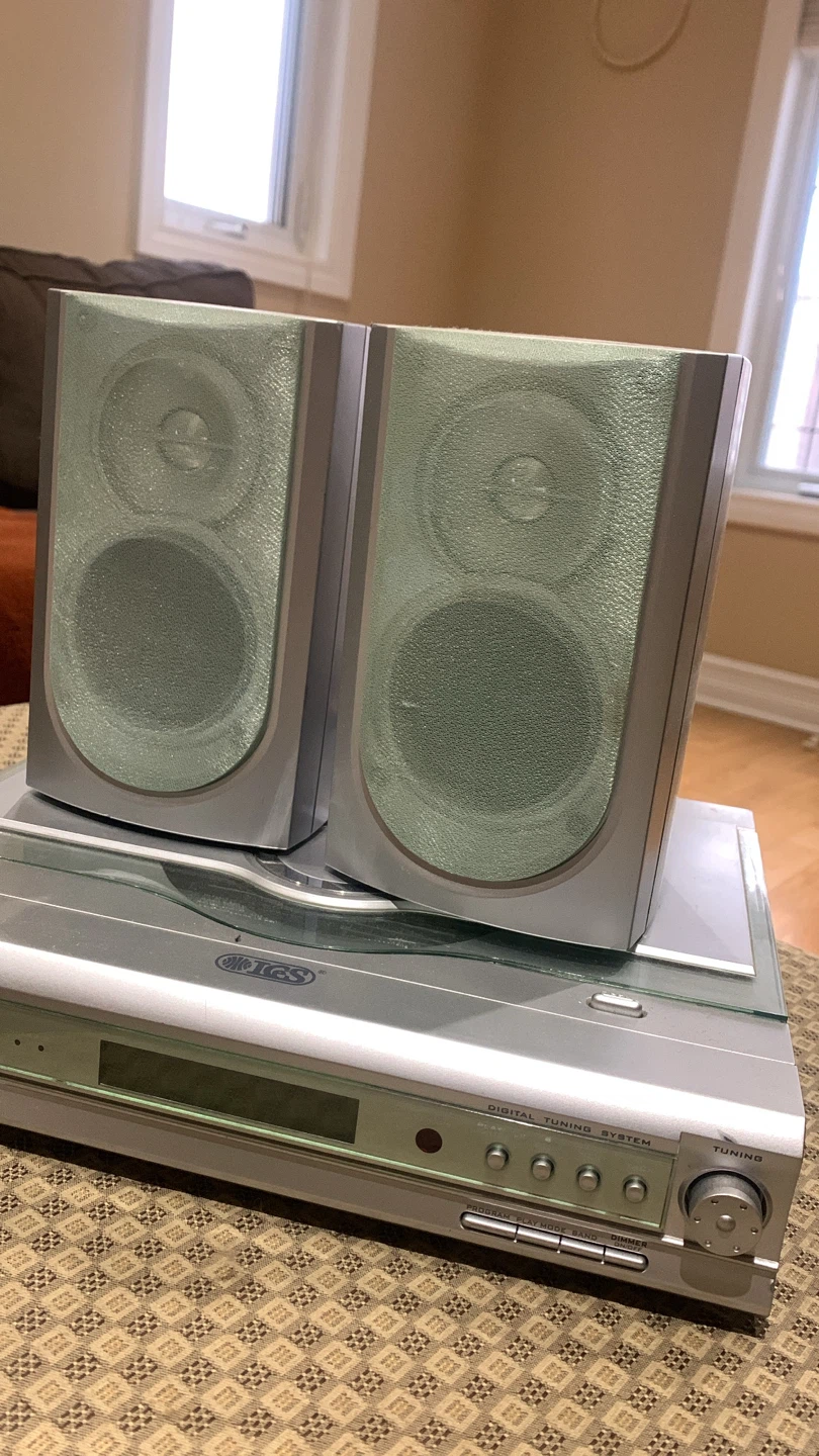 CD Player with Speakers