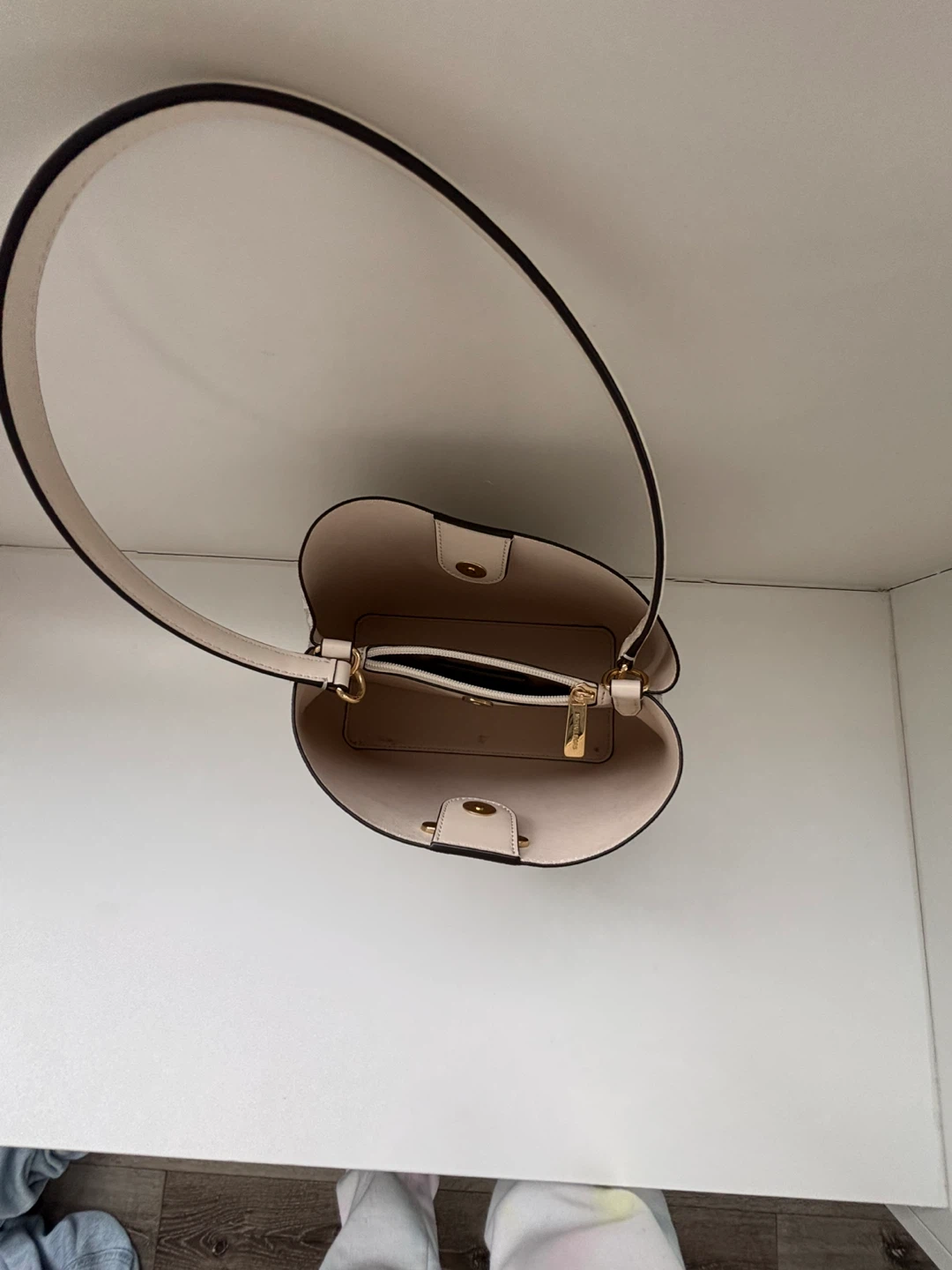 Michael Kors Bucket Bag - photo 3