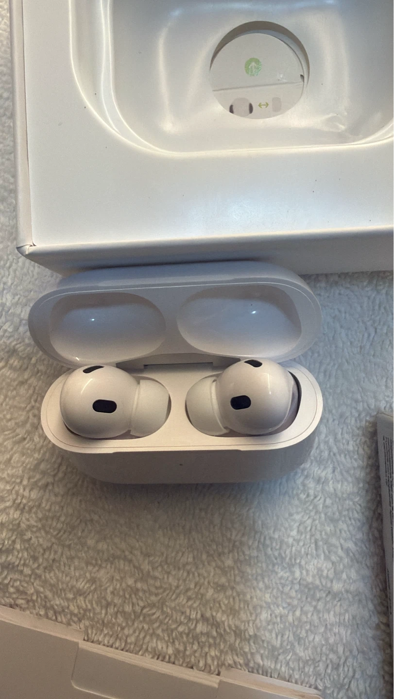 Apple AirPods Pro (2nd generation) - photo 4