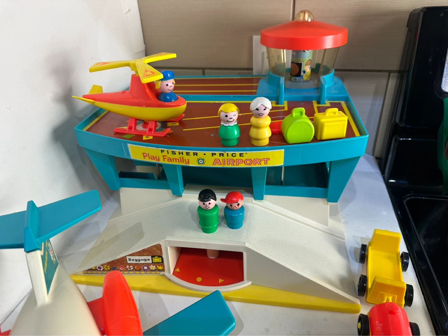 Fisher-Price Play Family Airport with Accessories - photo 4
