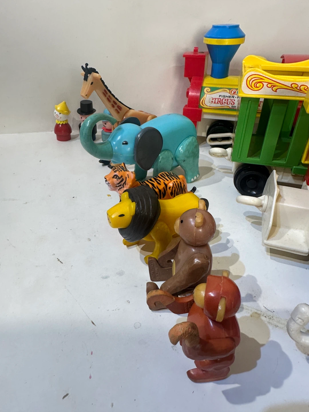 Fisher-Price Circus Train with Animals - photo 4