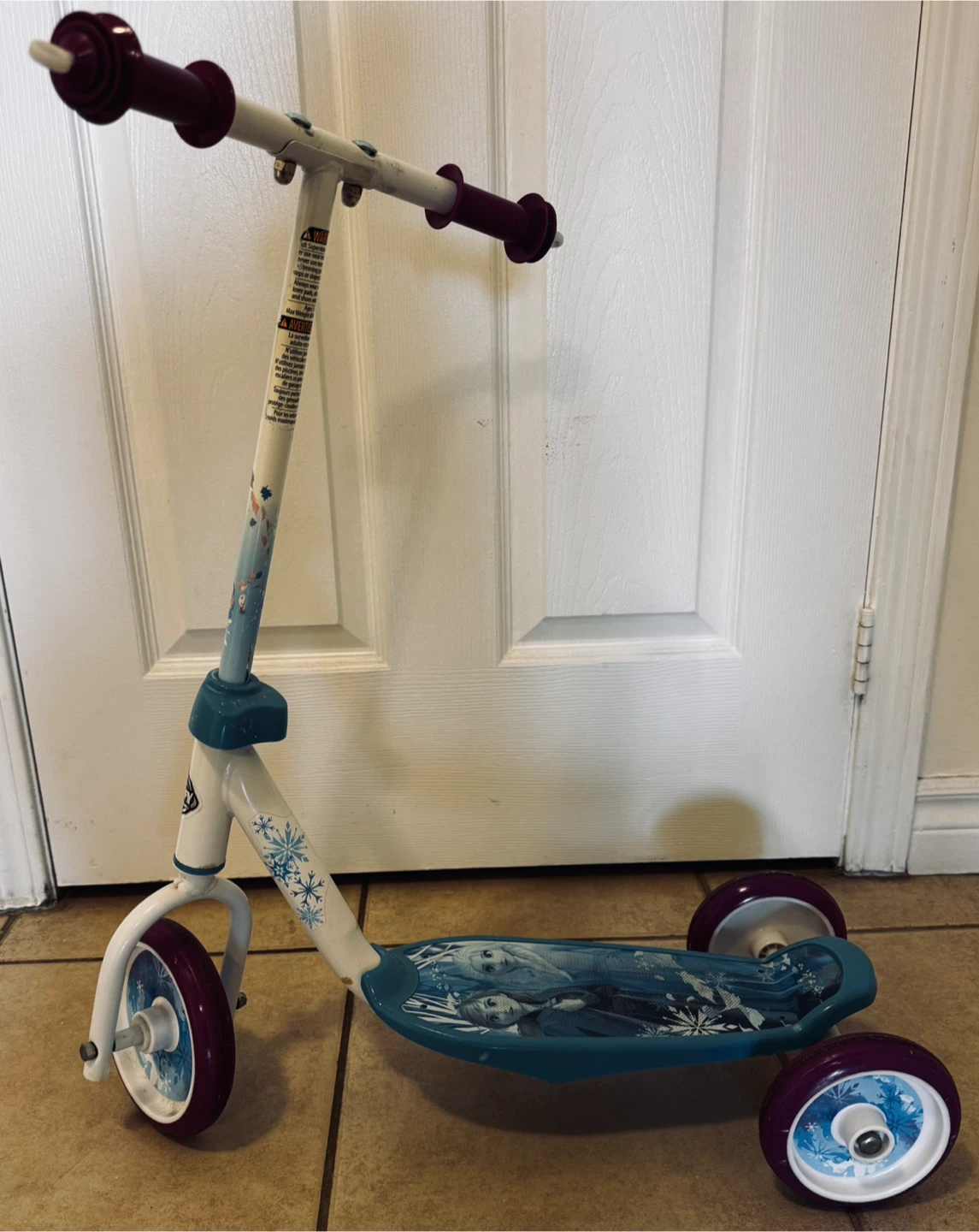 Frozen 3-Wheel Scooter 🌱
