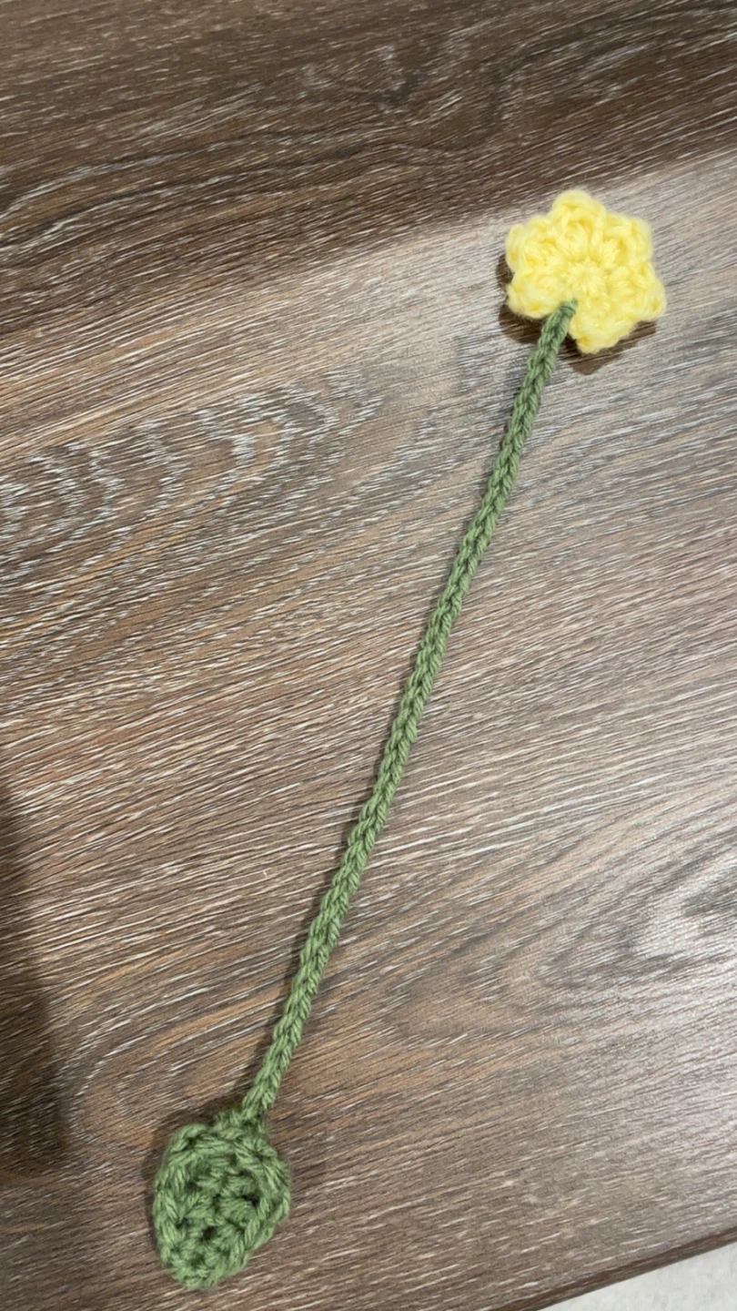 Handmade Crocheted Flower Bookmark - photo 3