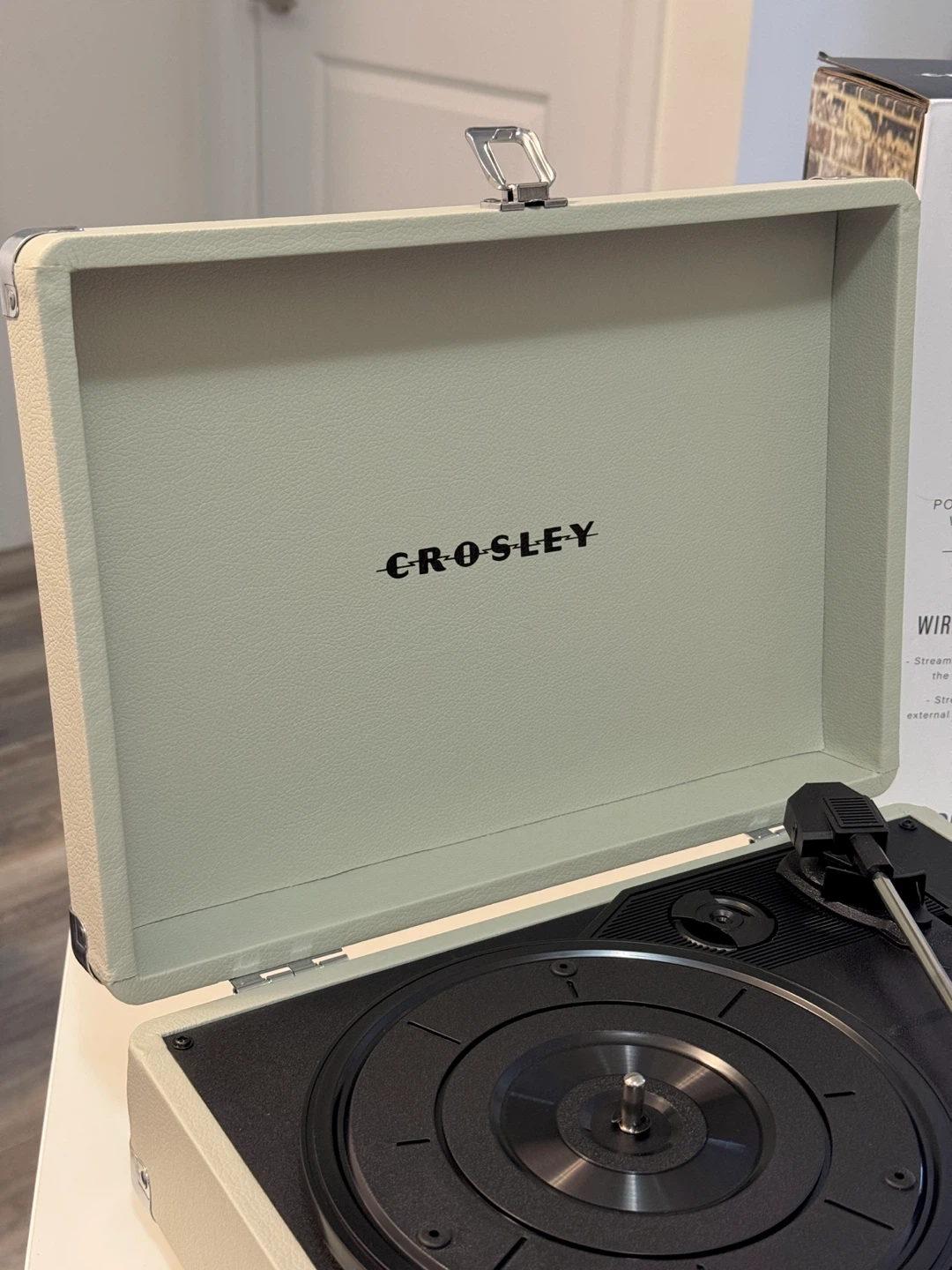 Crosley Cruiser Plus Turntable - Rare Dune Color - photo 3