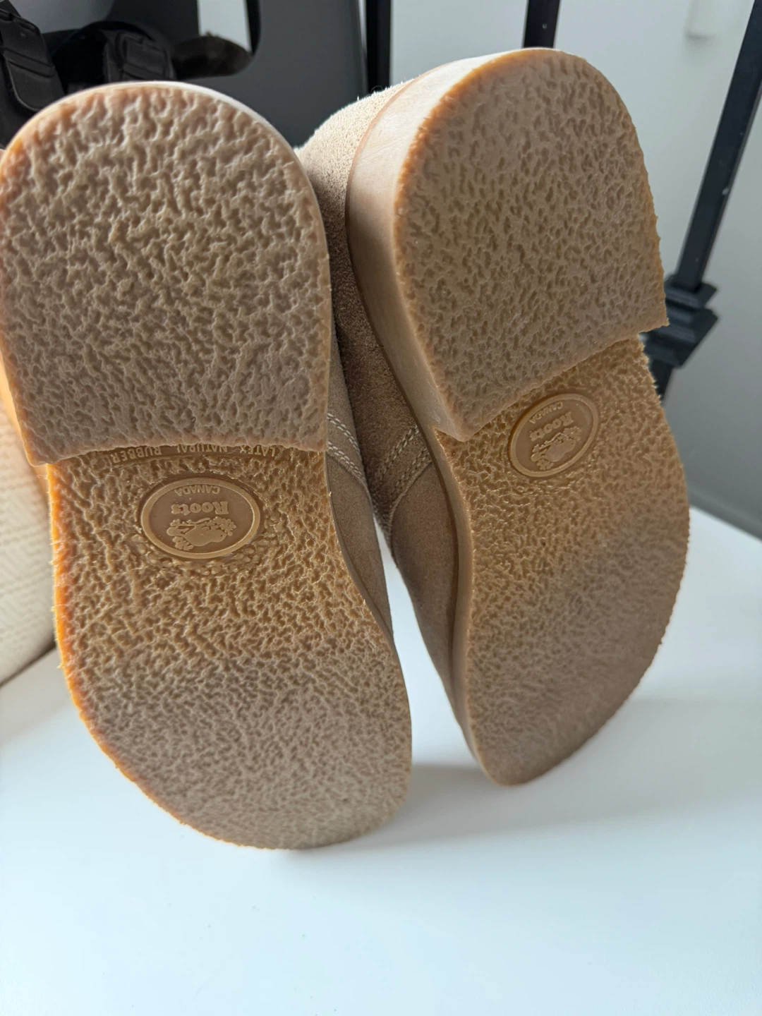 Roots Suede Desert Boots - Size 7.5 - photo 4