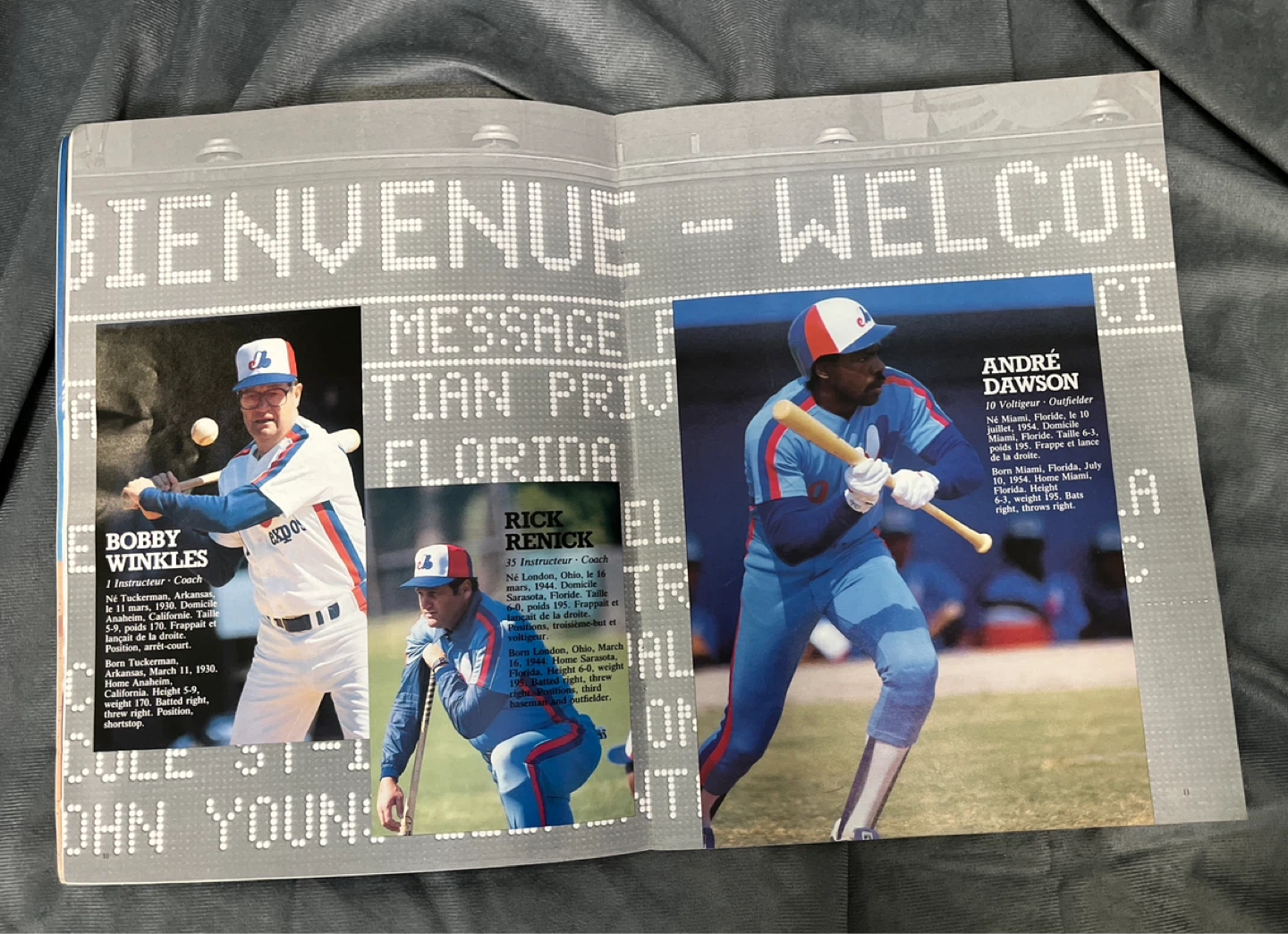 Autographed Montreal Expos 1986 MLB souvenir book - photo 4