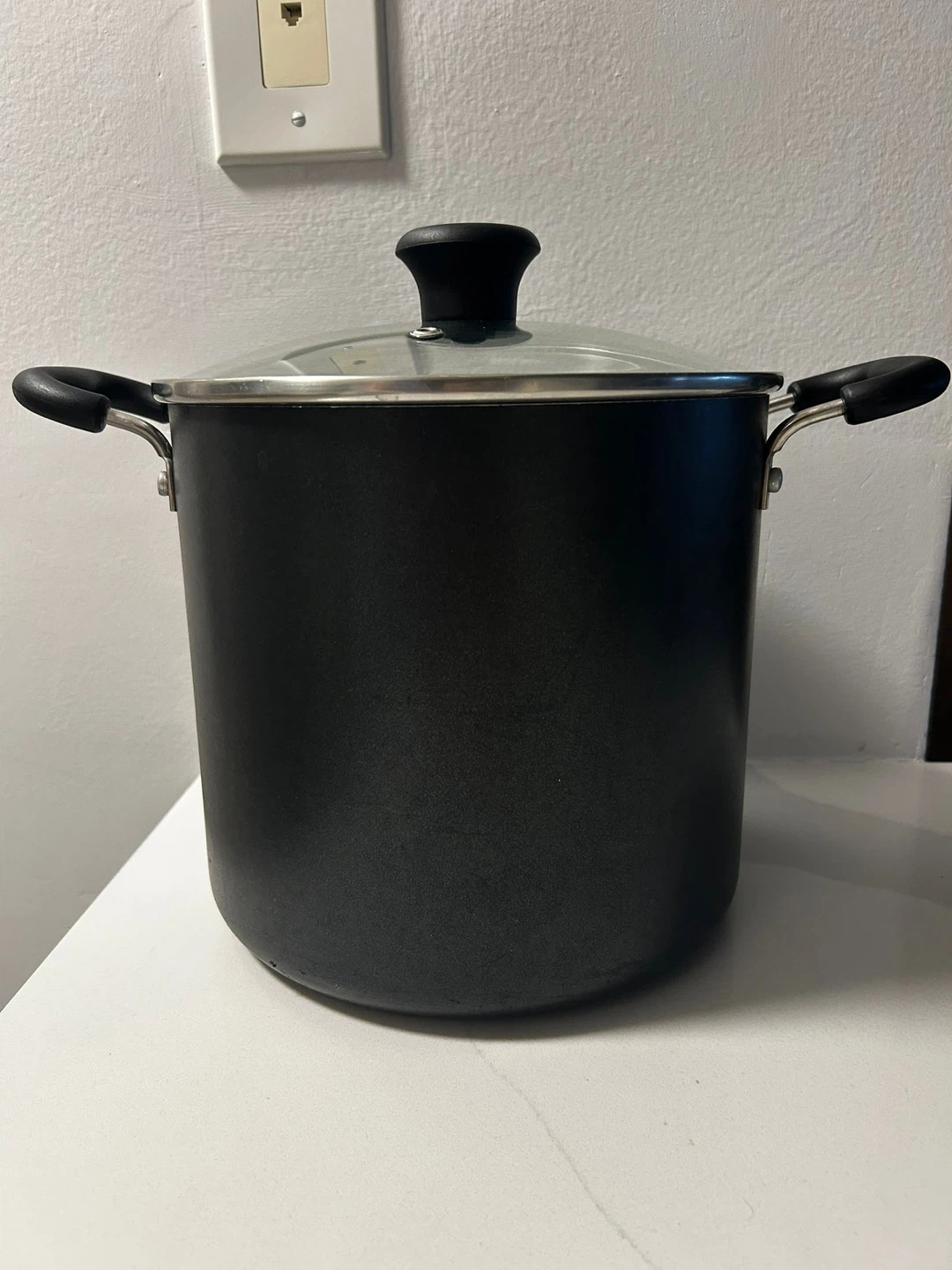 Large Black Stock Pot with Lid