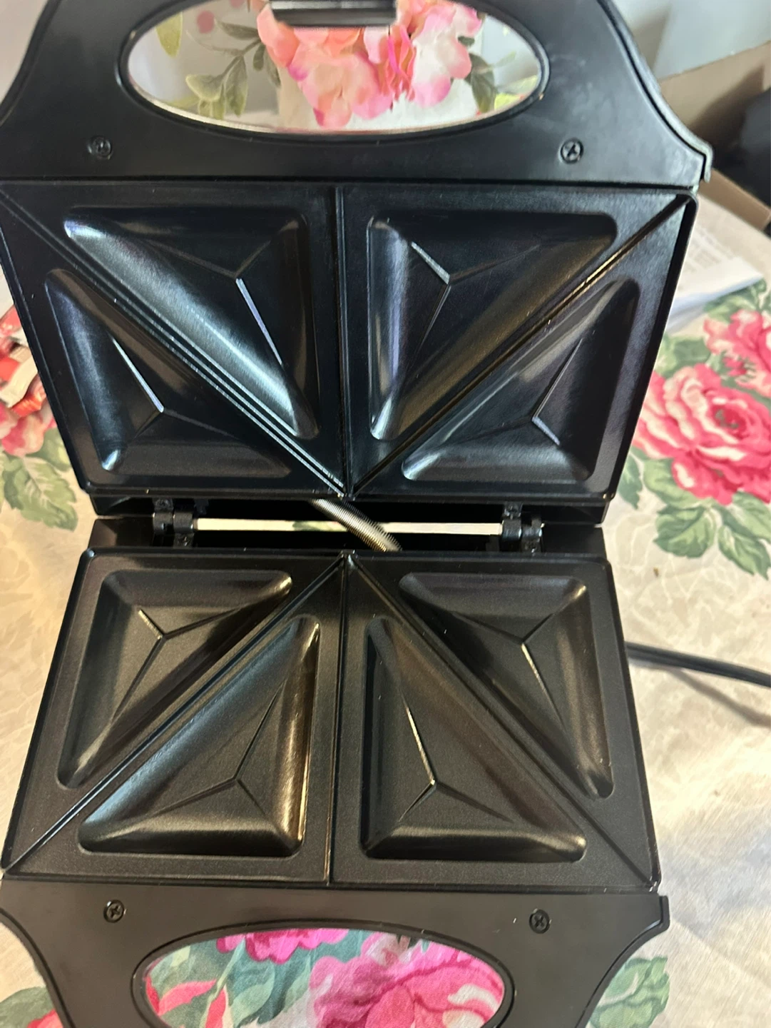 HomeCraft Sandwich Maker – Like New! - photo 2