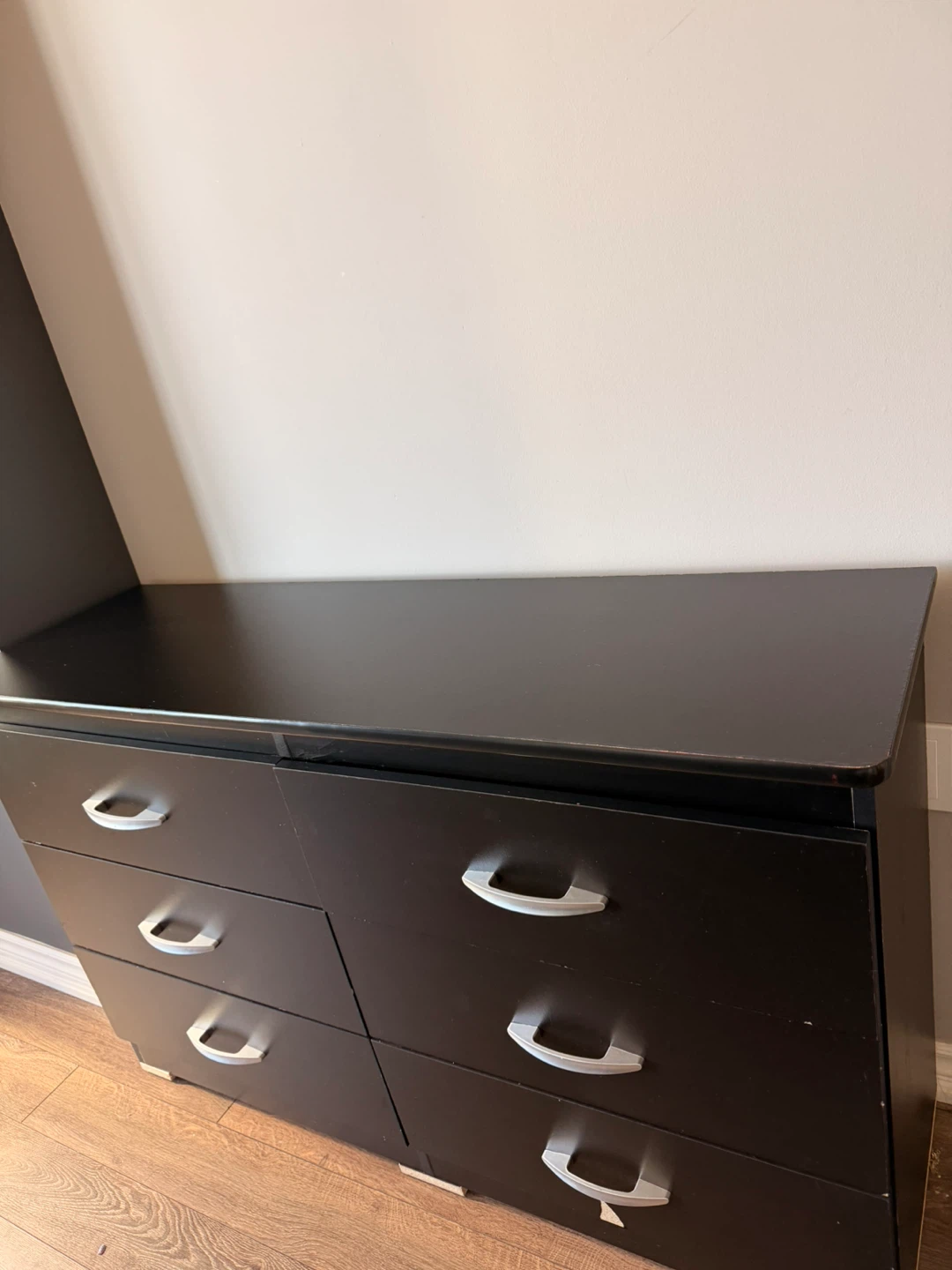 Black 6-Drawer Dresser
