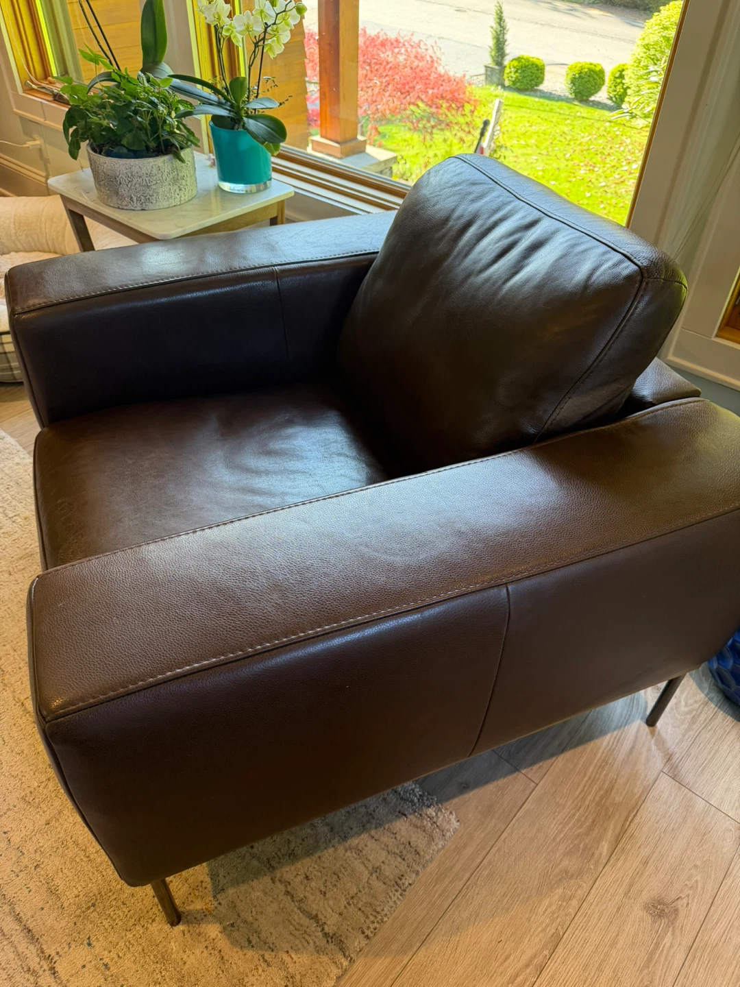 Brown Leather Armchair - photo 3