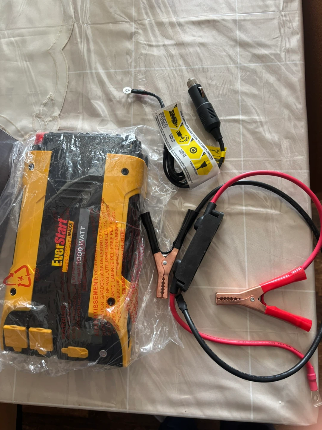 EverStart MAXX 1000-Watt Digital Power Inverter - photo 2