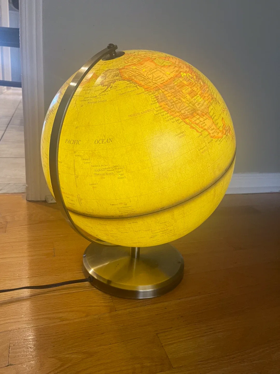Illuminated Globe Lamp - photo 2