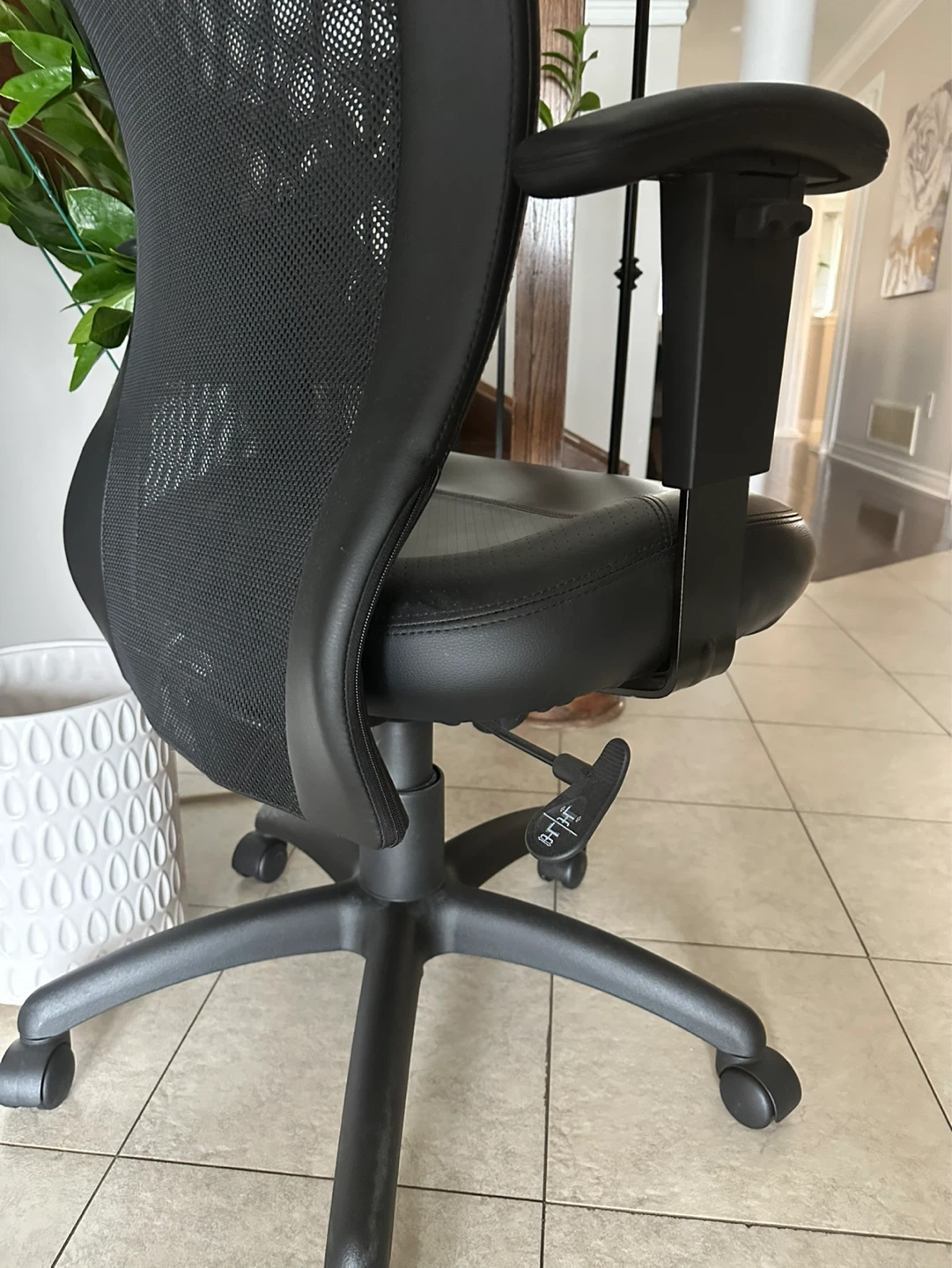 Black Office Chair with Mesh Back - photo 2