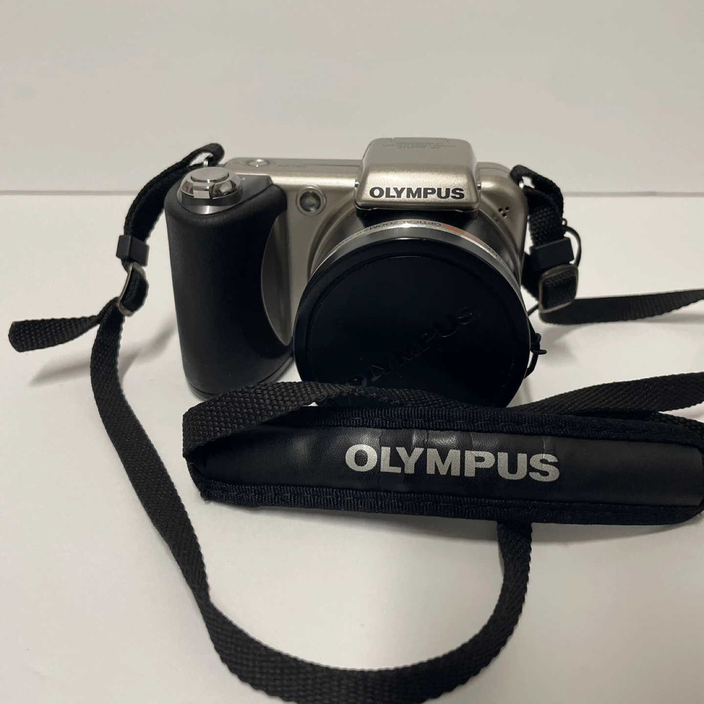 Olympus SP-600UZ 12 MP Digital Camera with 15x Optical Zoom