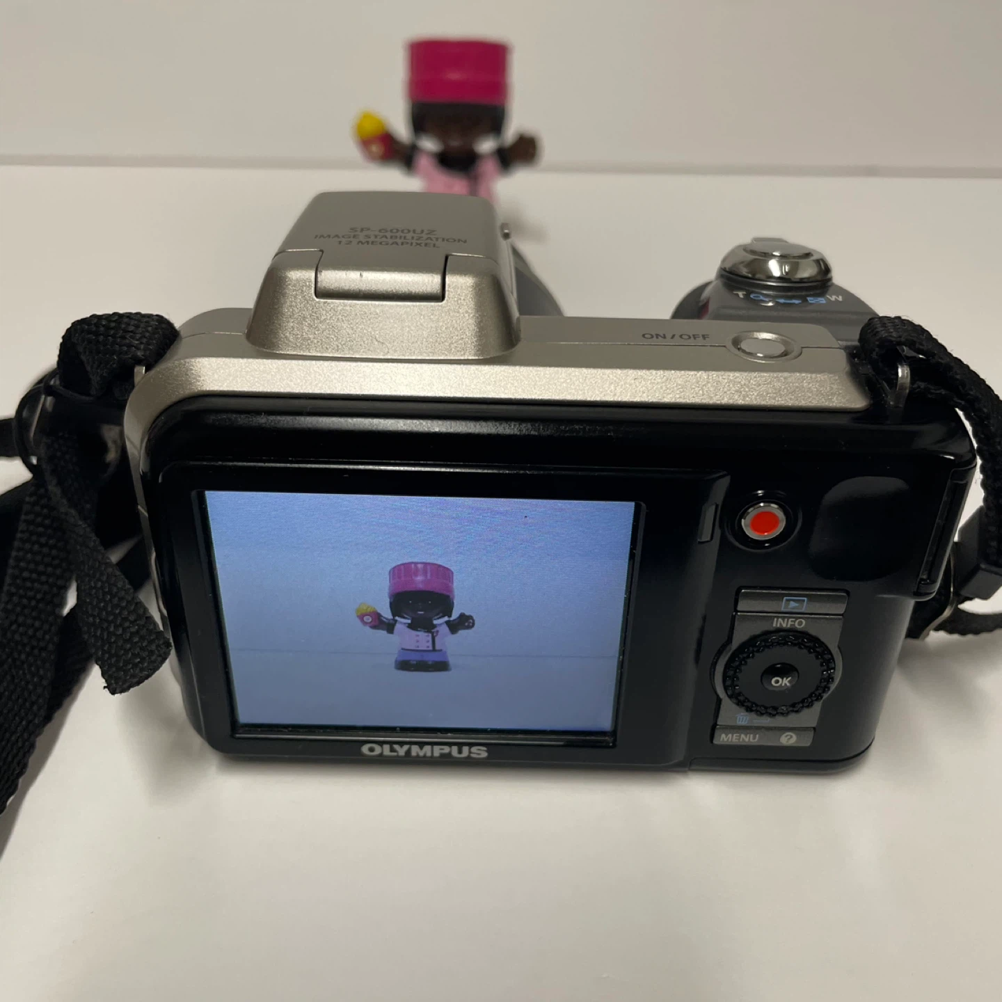 Olympus SP-600UZ 12 MP Digital Camera with 15x Optical Zoom - photo 3