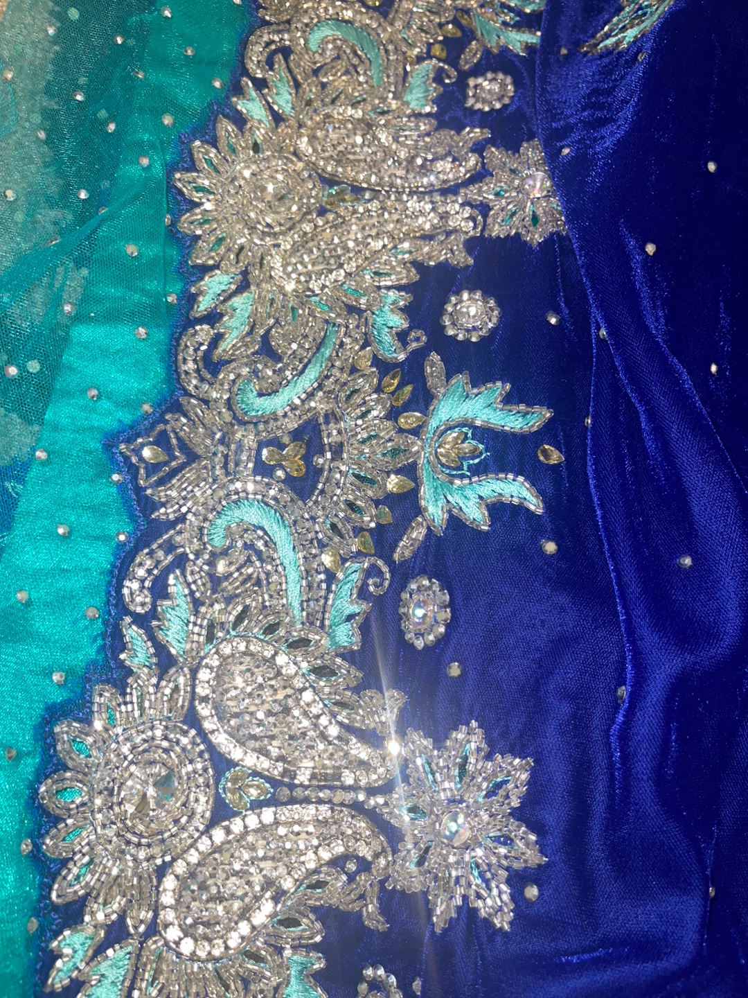 Embroidered Blue and Teal Velvet Saree/Sari - photo 3