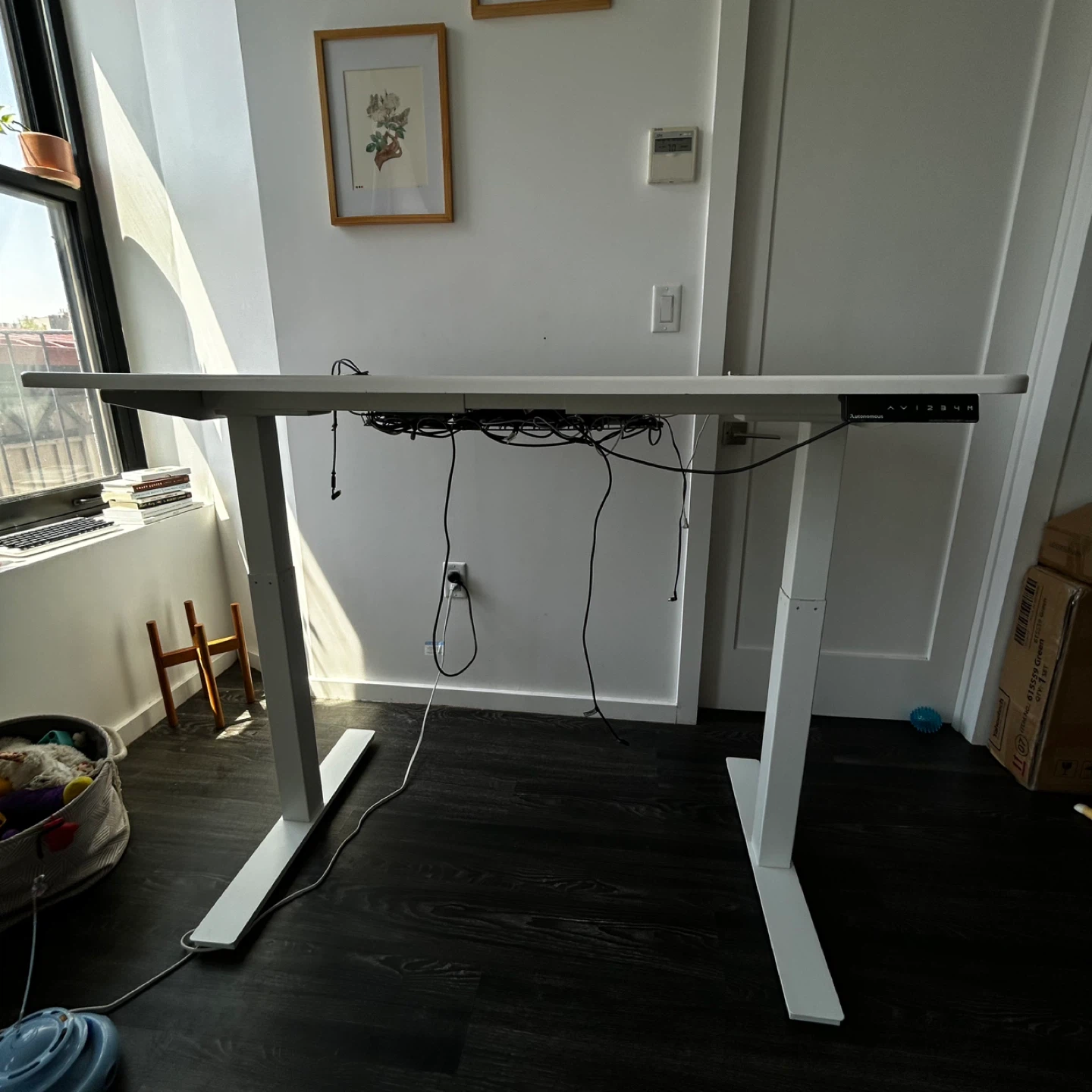 Autonomous 2 - White Standing Desk - photo 2