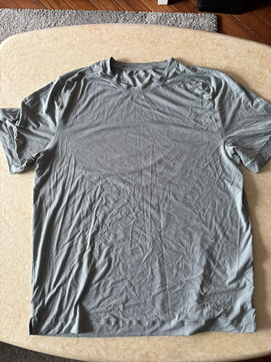 Old Navy Men's light green T-Shirt Large